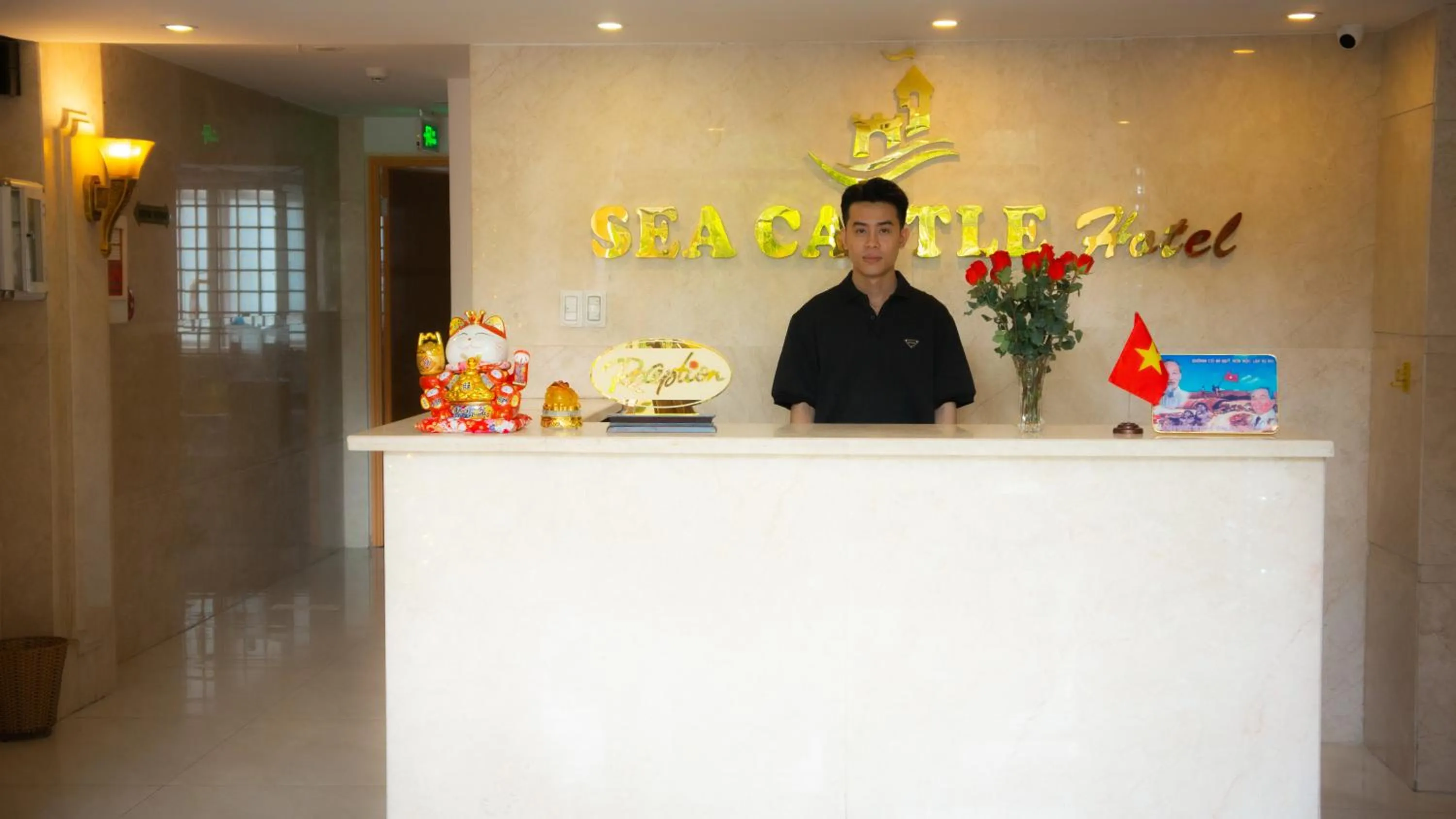 Staff, Lobby/Reception in Sea Castle Hotel