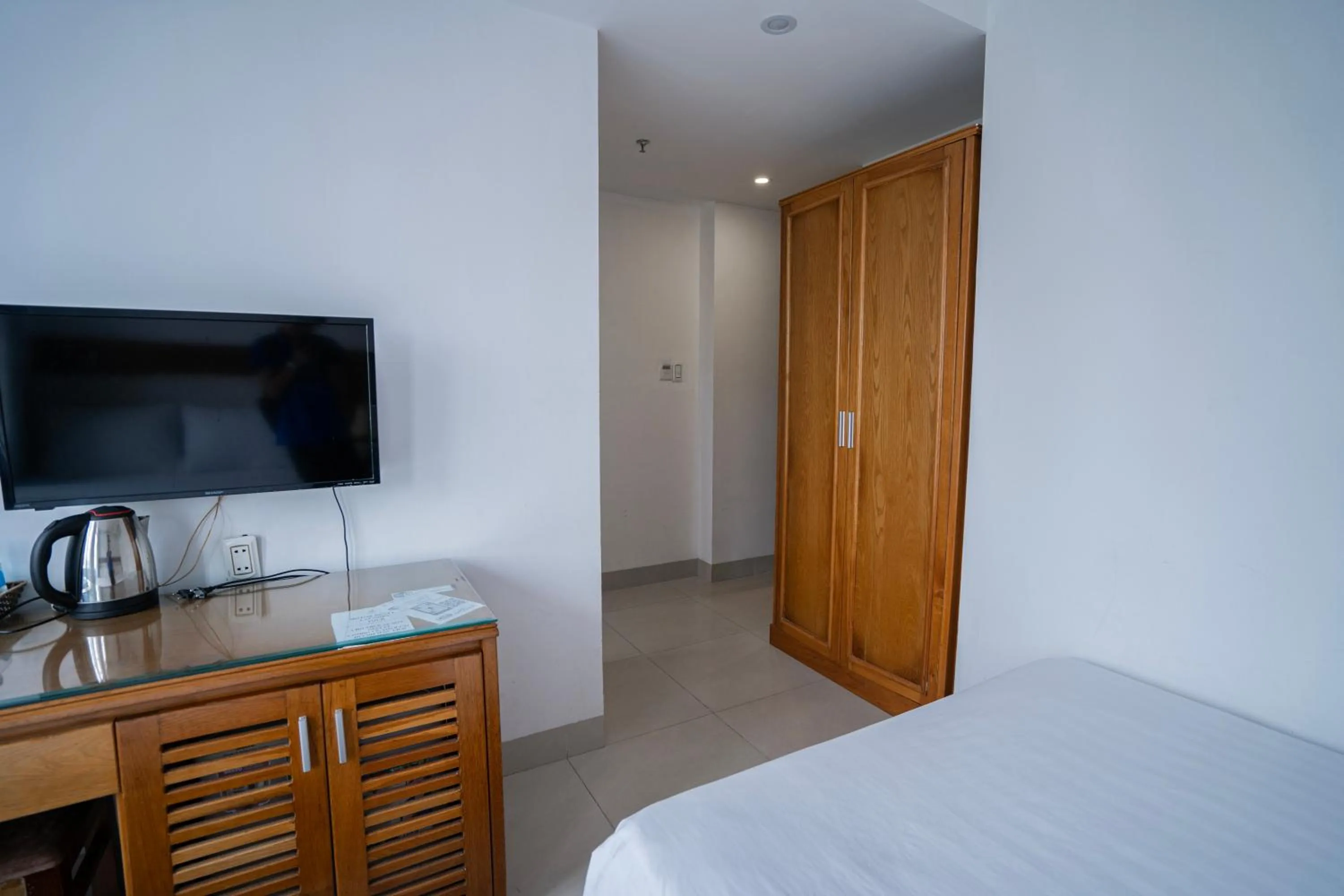 TV and multimedia, TV/Entertainment Center in Sea Castle Hotel