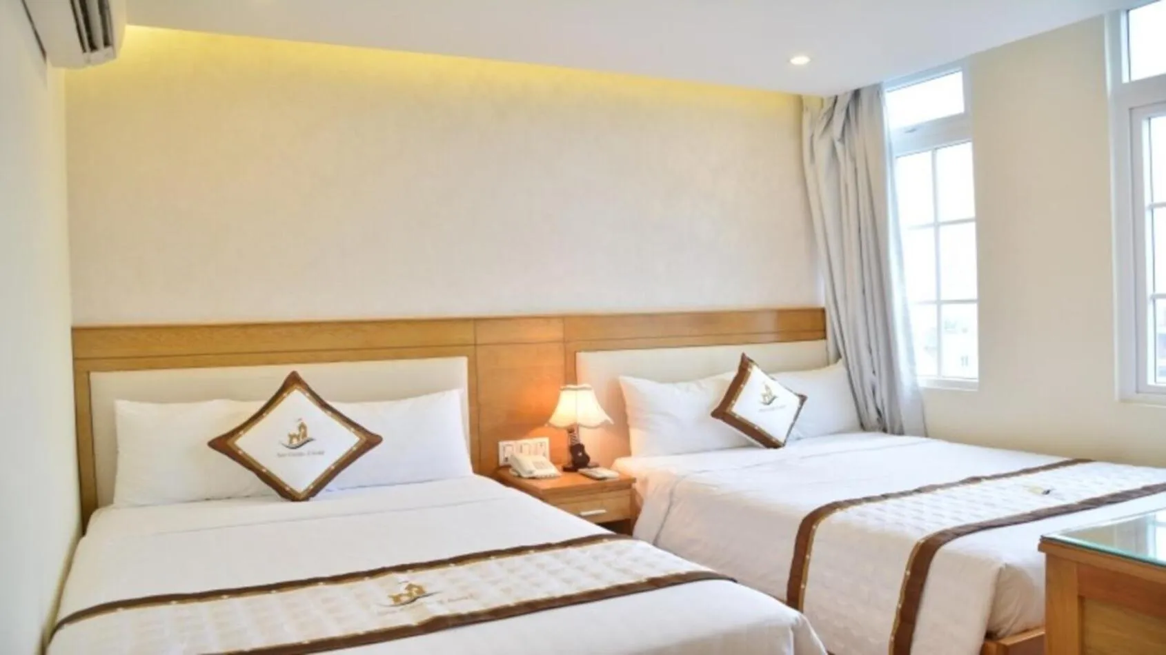 Bed in Sea Castle Hotel