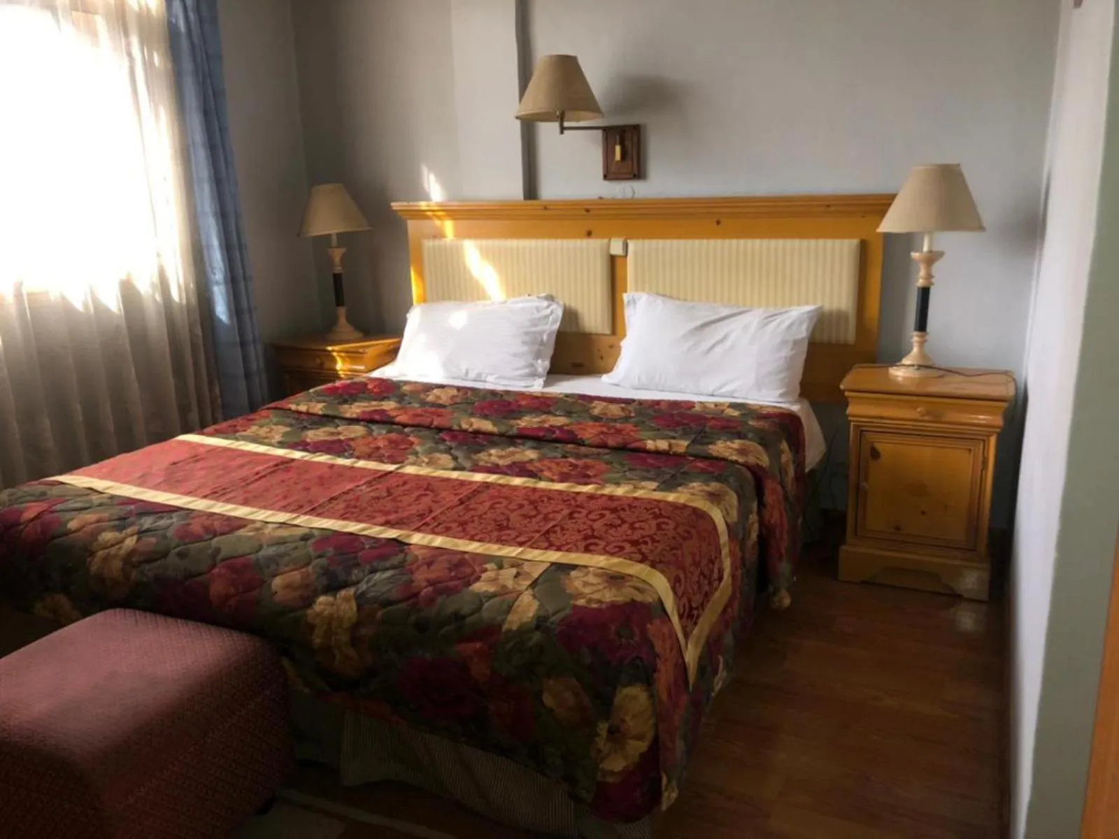 Bed in Emmad Furnished Hotel