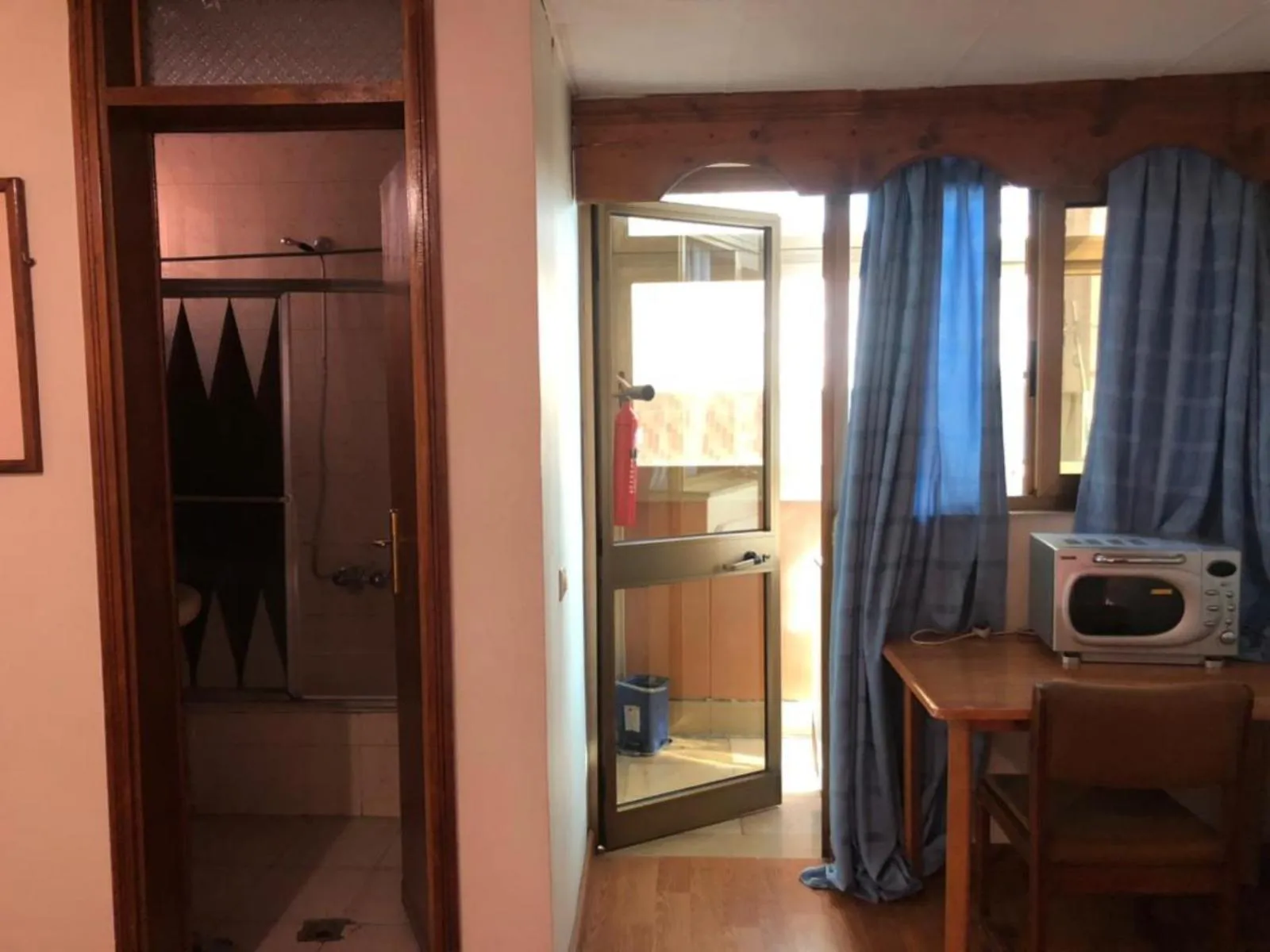 Kitchen or kitchenette in Emmad Furnished Hotel