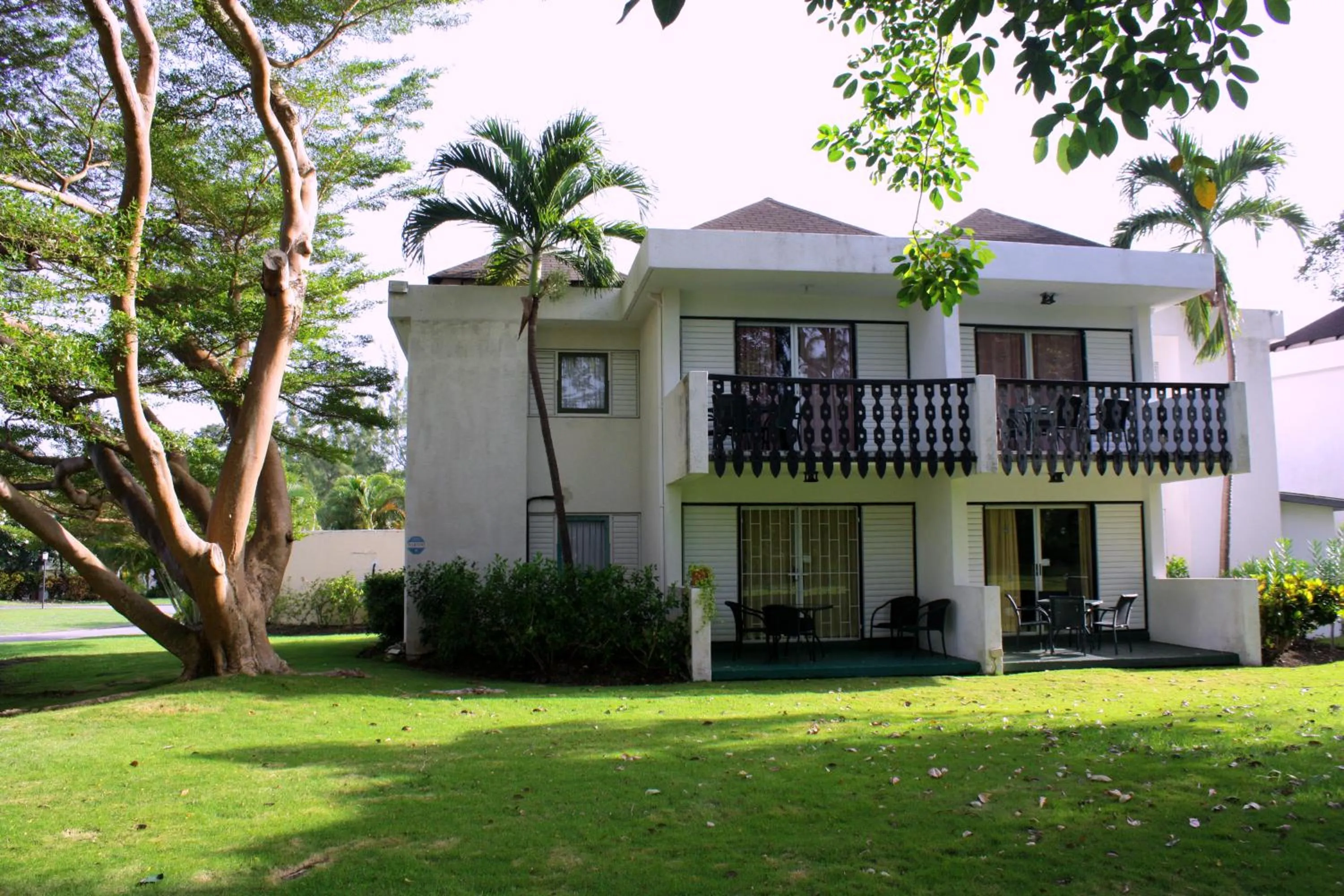 Property building in Plum Tree Club