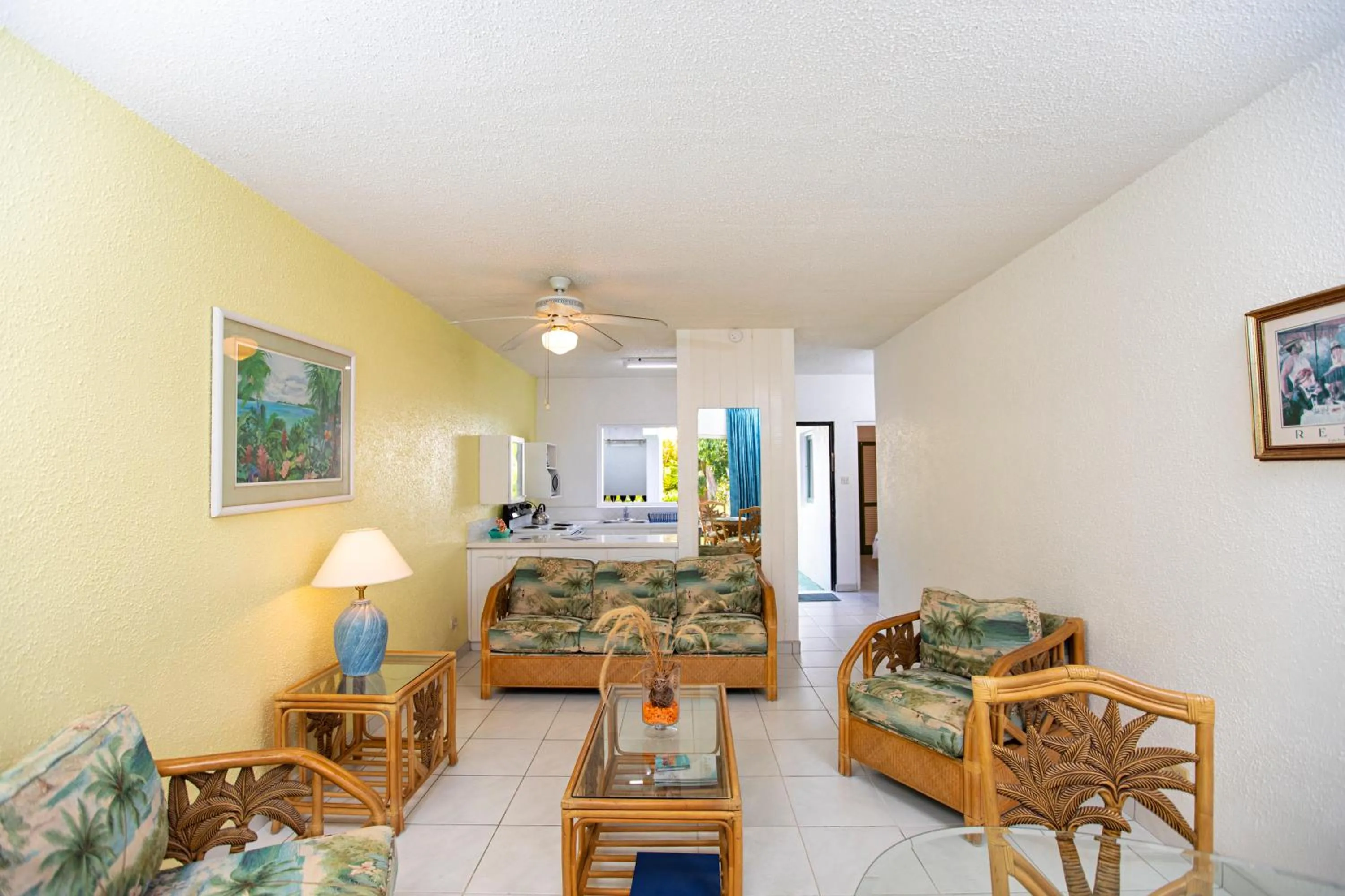 Kitchen or kitchenette in Plum Tree Club