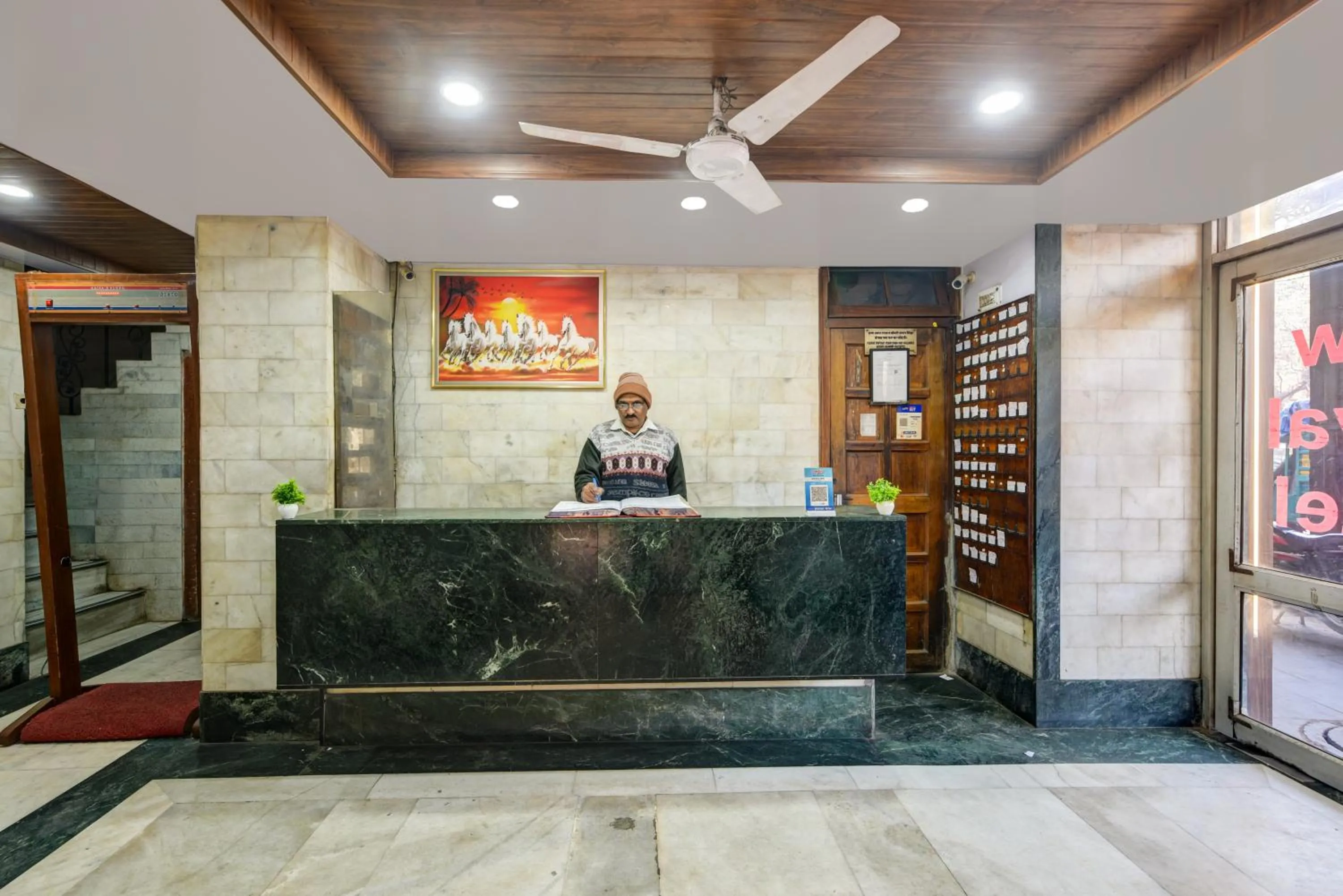 Staff in New Royal Hotel Just Near Old Delhi Railway Station And Chandni Chowk