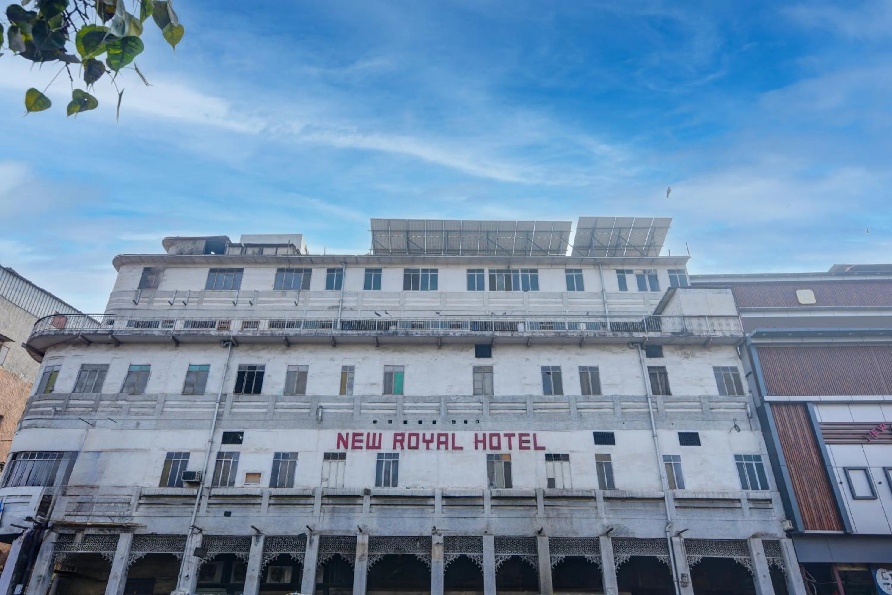 Property building in New Royal Hotel Just Near Old Delhi Railway Station And Chandni Chowk