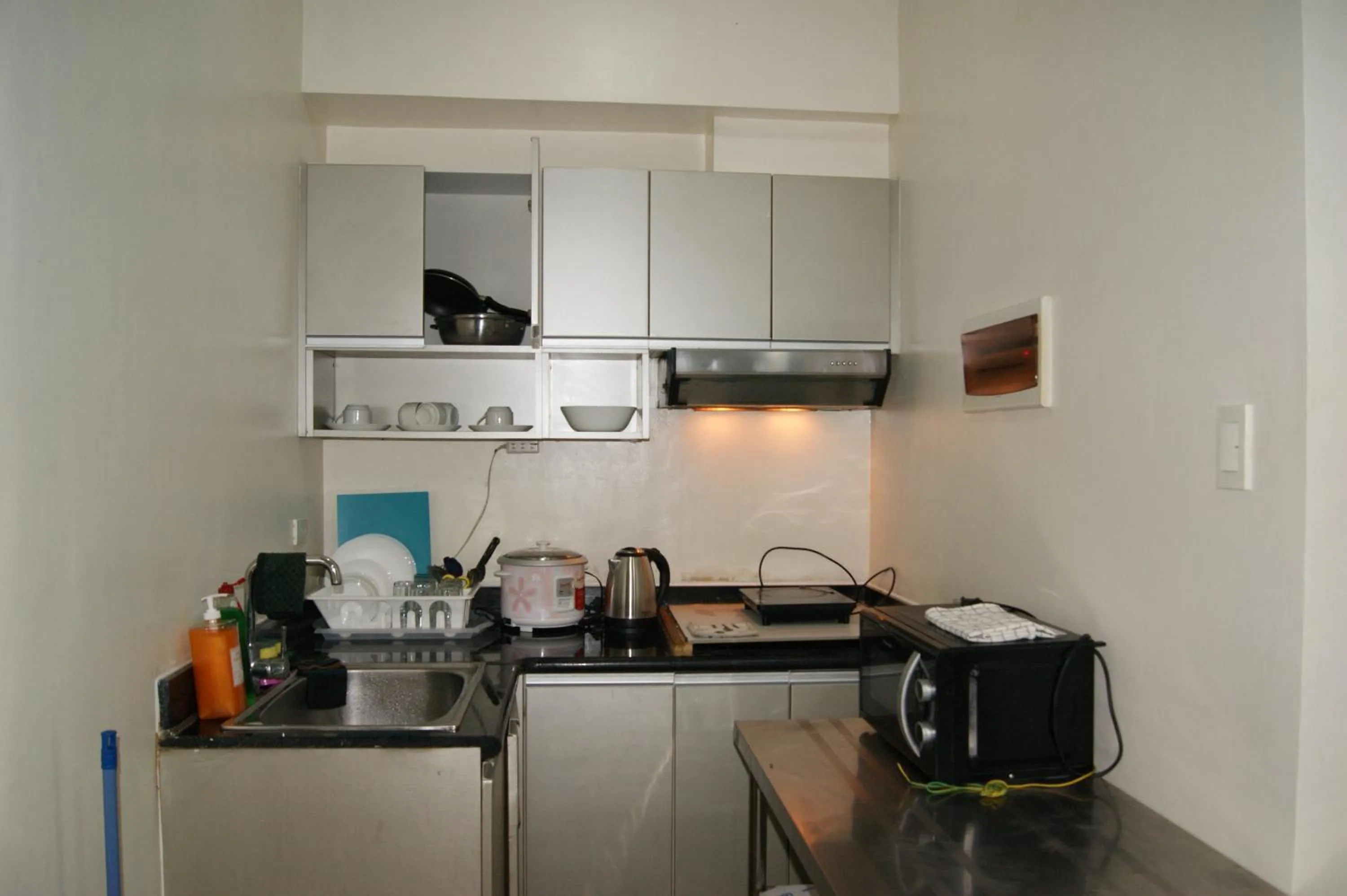 The Beacon Makati by mvmtransient