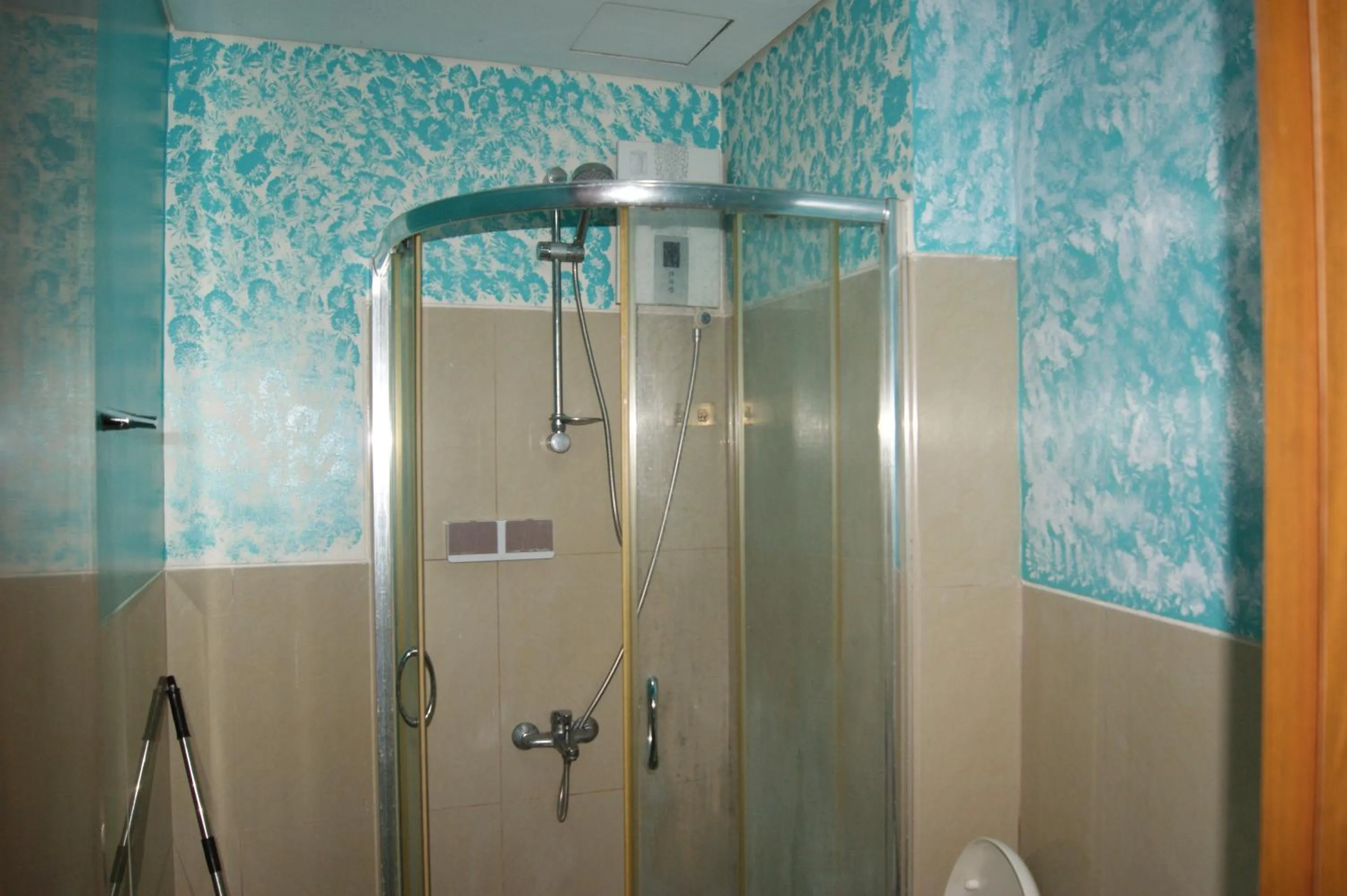 The Beacon Makati by mvmtransient