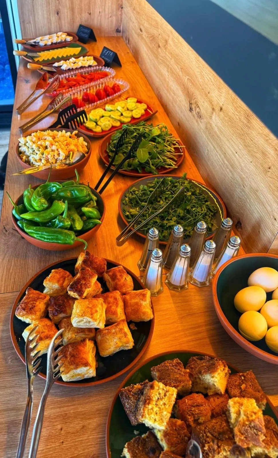 Breakfast in My Cave Suites