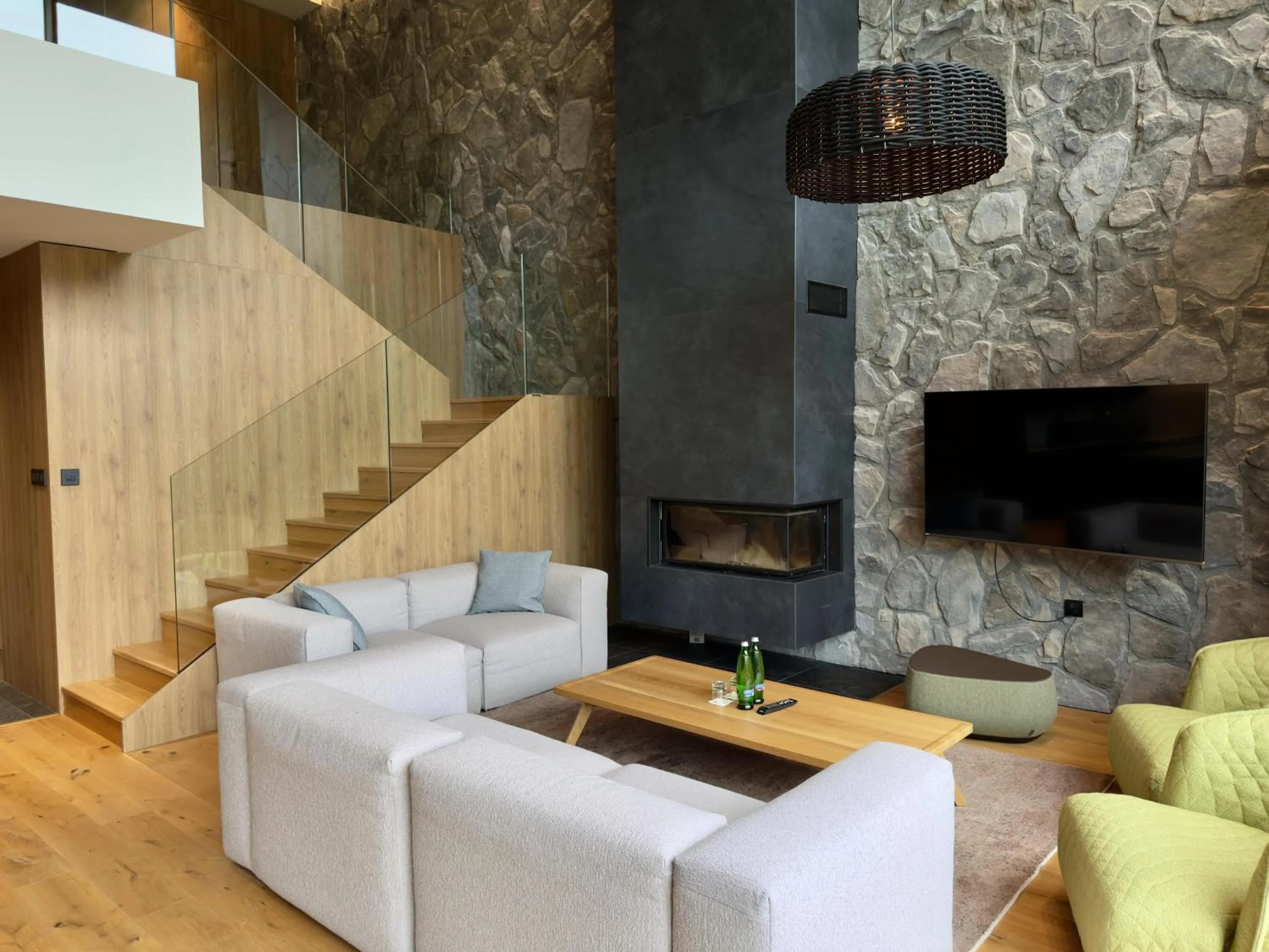 TV and multimedia in Swissôtel Damian Jasna