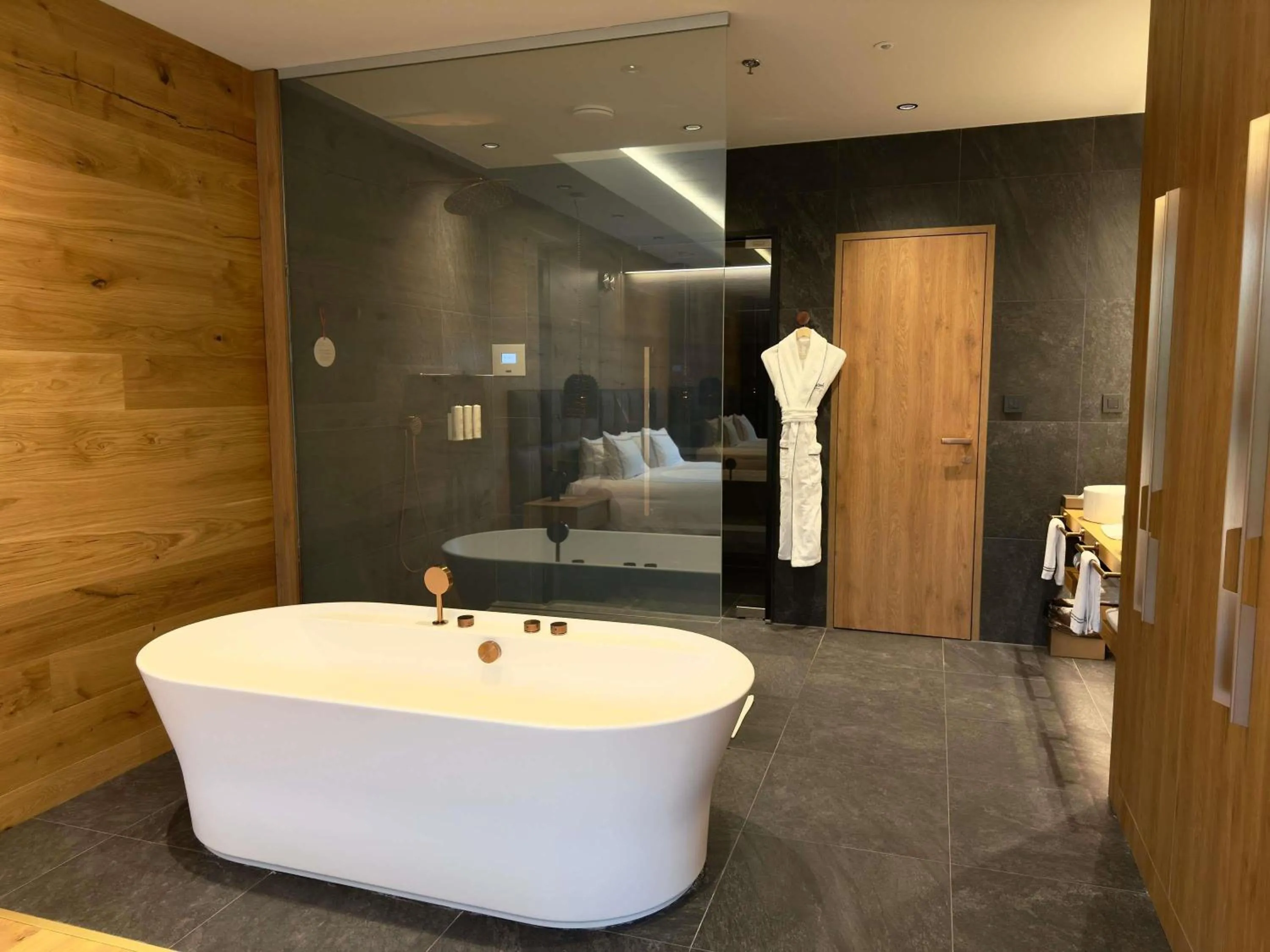 Bedroom in Swissôtel Damian Jasna