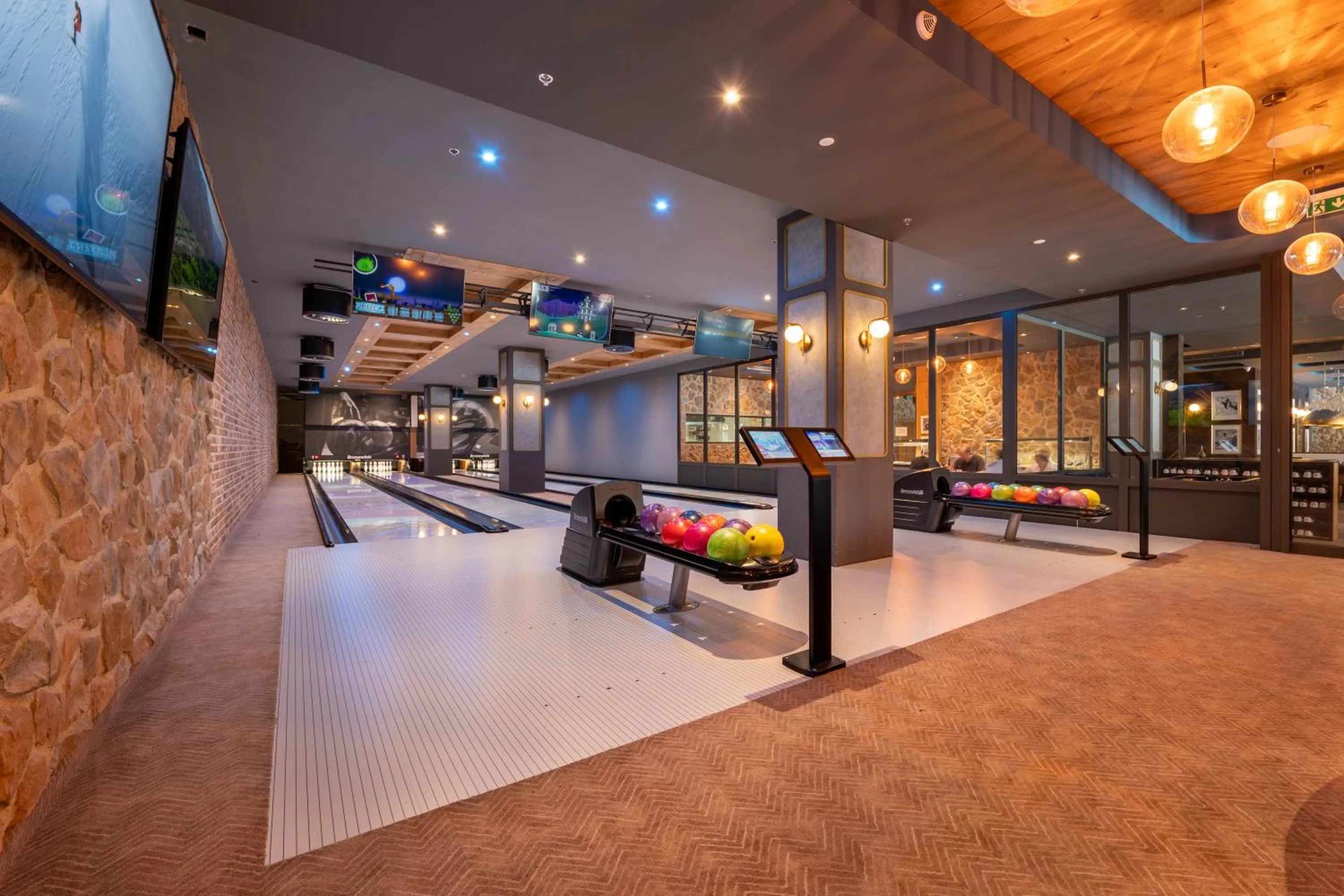 Evening entertainment in Swissôtel Damian Jasna