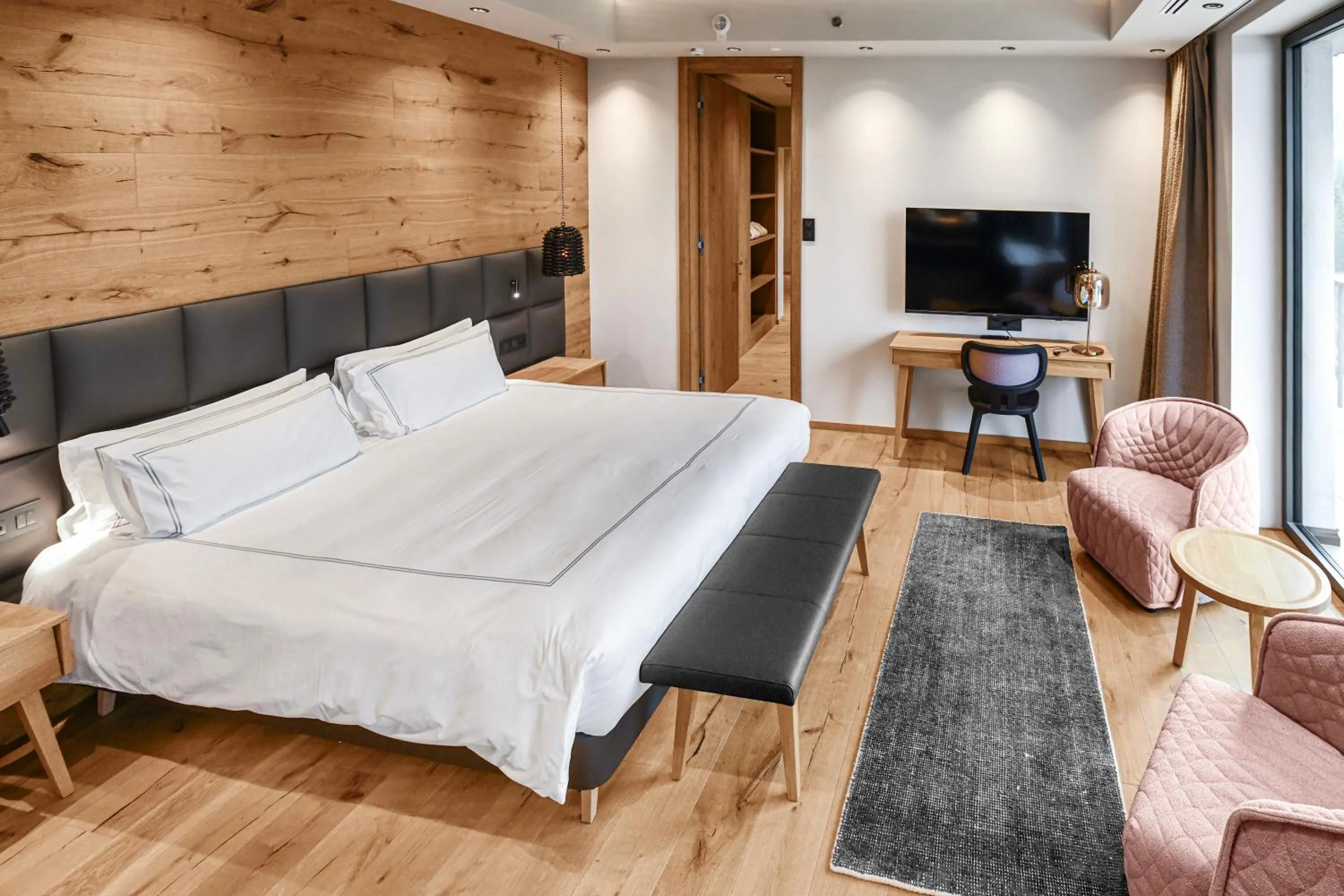 Bedroom, Bed in Swissôtel Damian Jasna