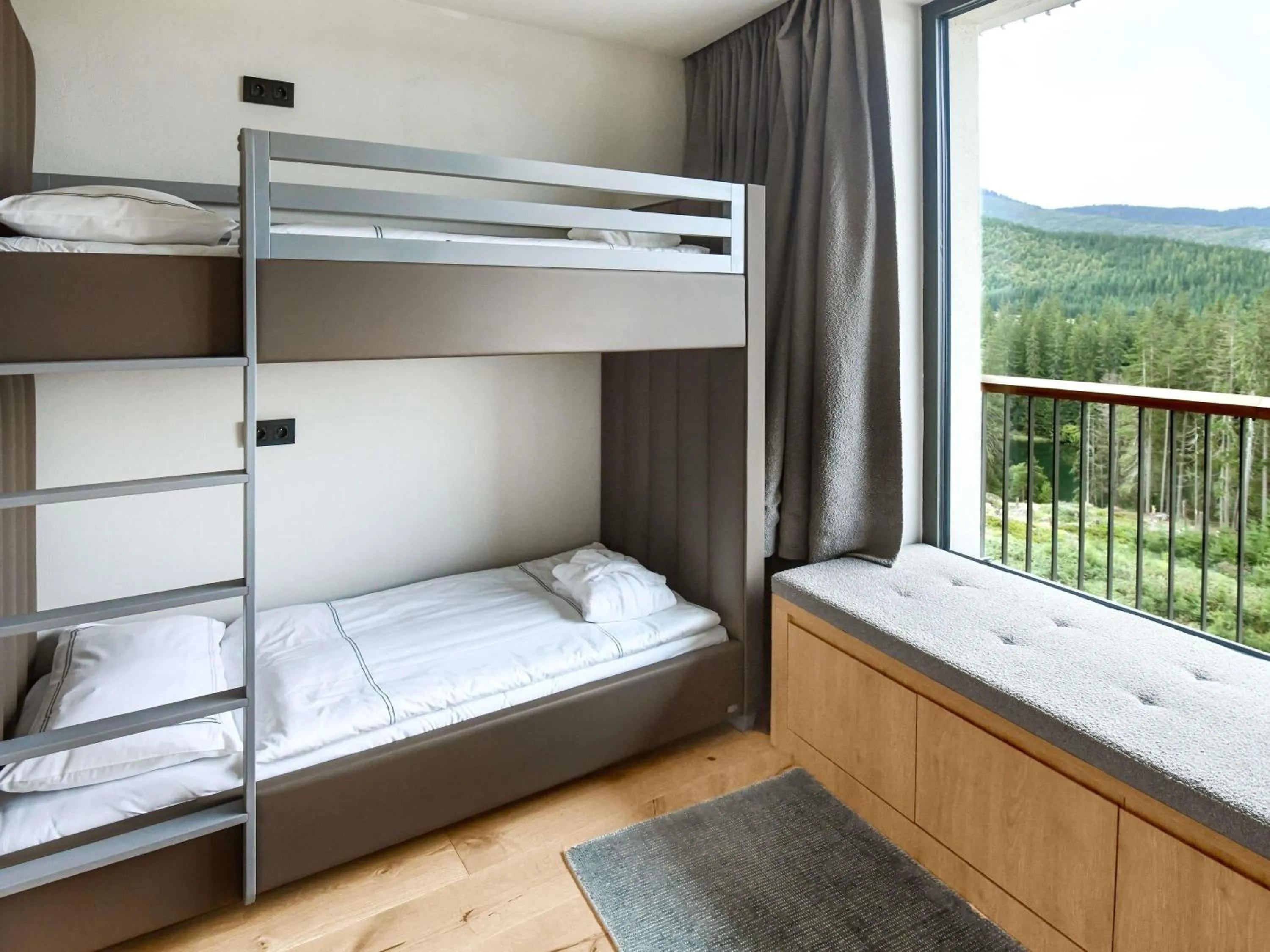 Bedroom, Bed in Swissôtel Damian Jasna