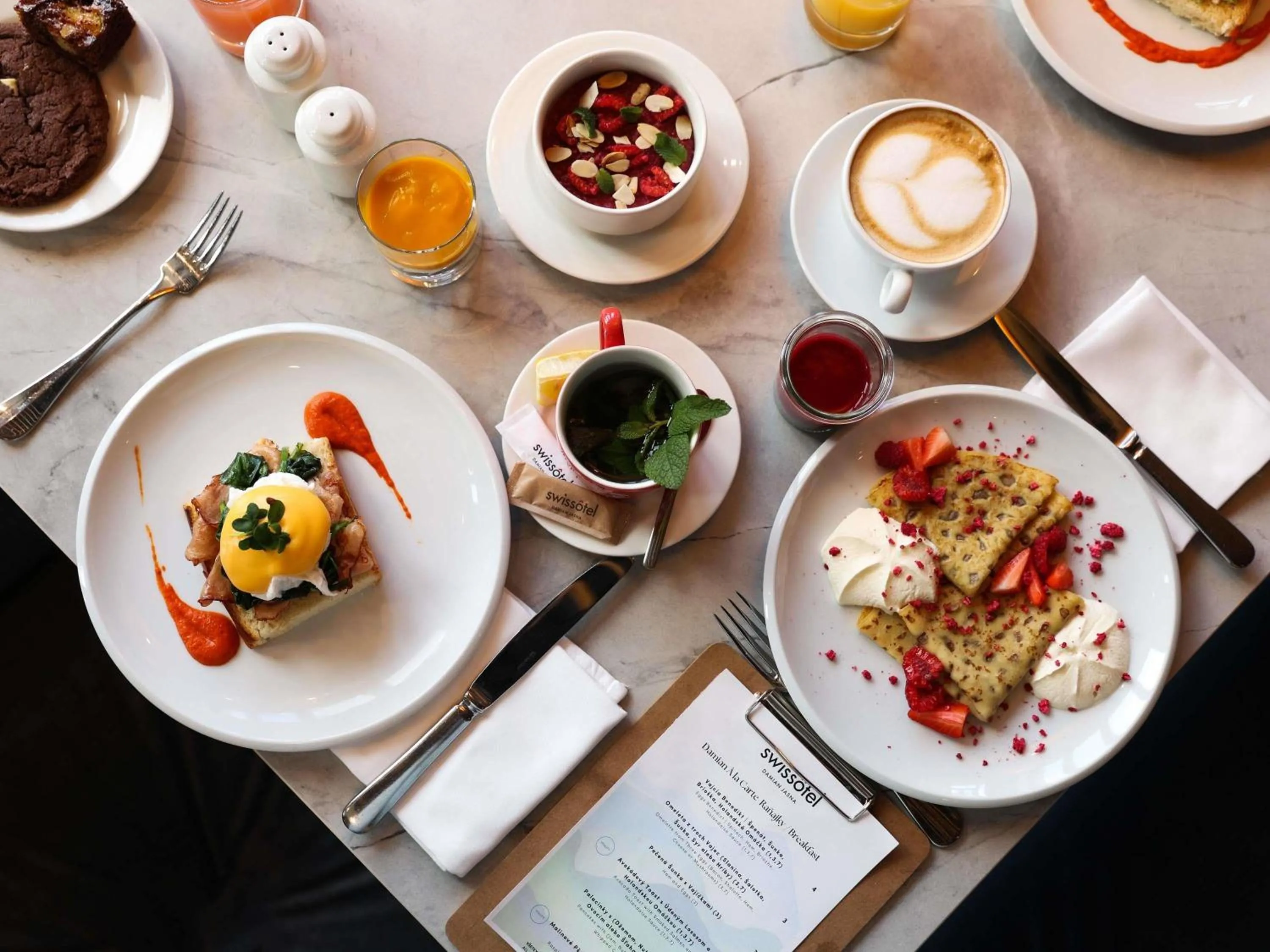 Restaurant/places to eat in Swissôtel Damian Jasna