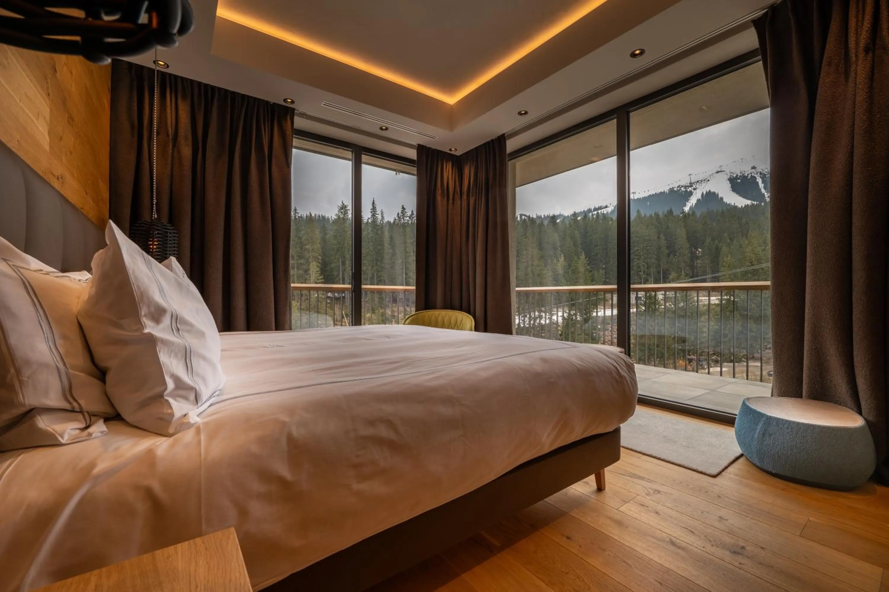 Bedroom, Bed in Swissôtel Damian Jasna