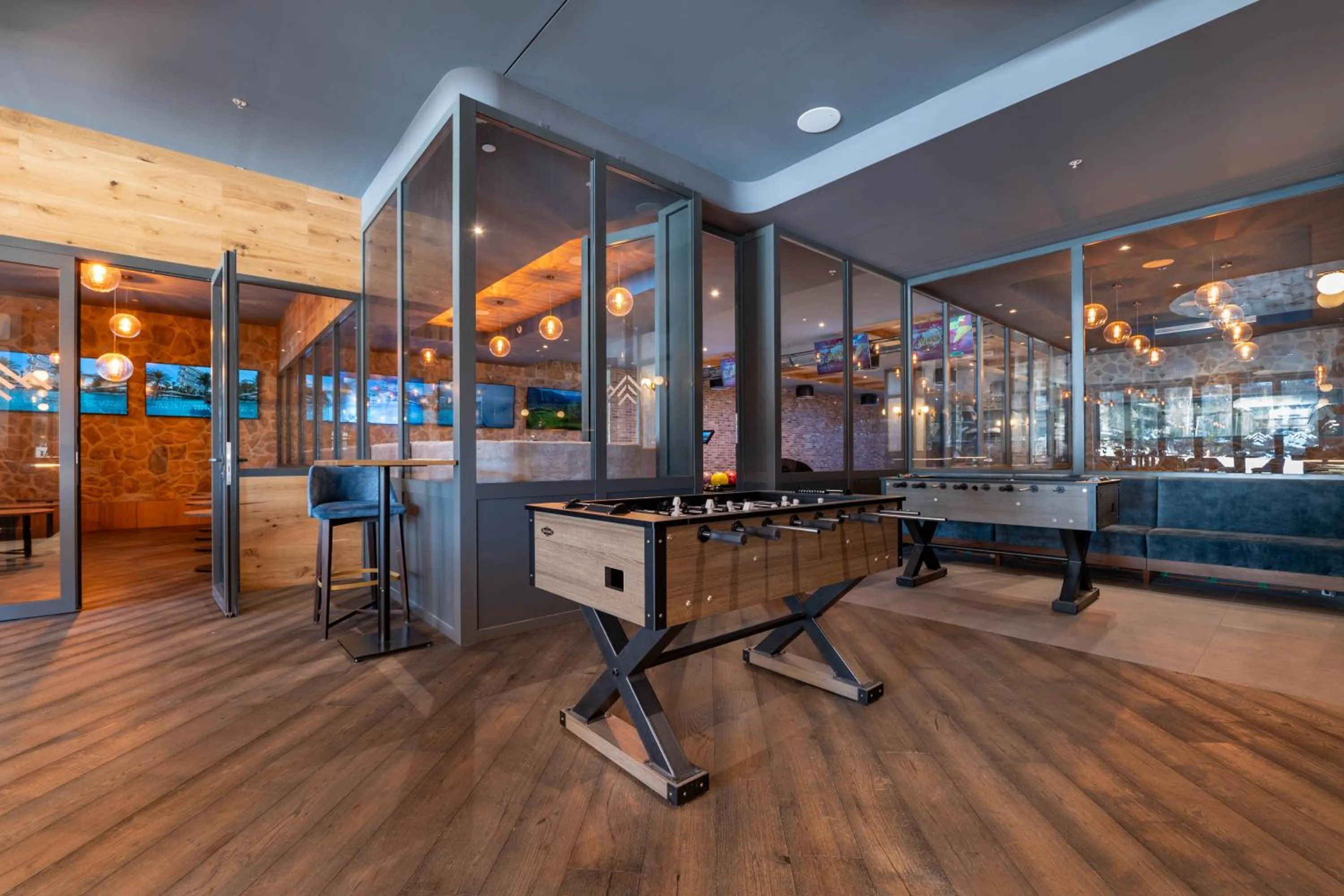 Restaurant/places to eat in Swissôtel Damian Jasna