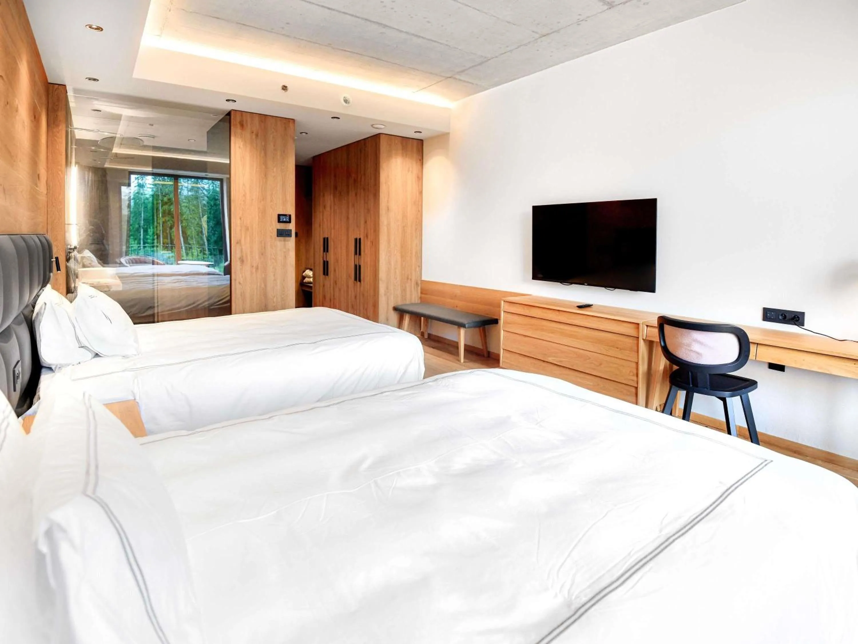 Bedroom, Bed in Swissôtel Damian Jasna