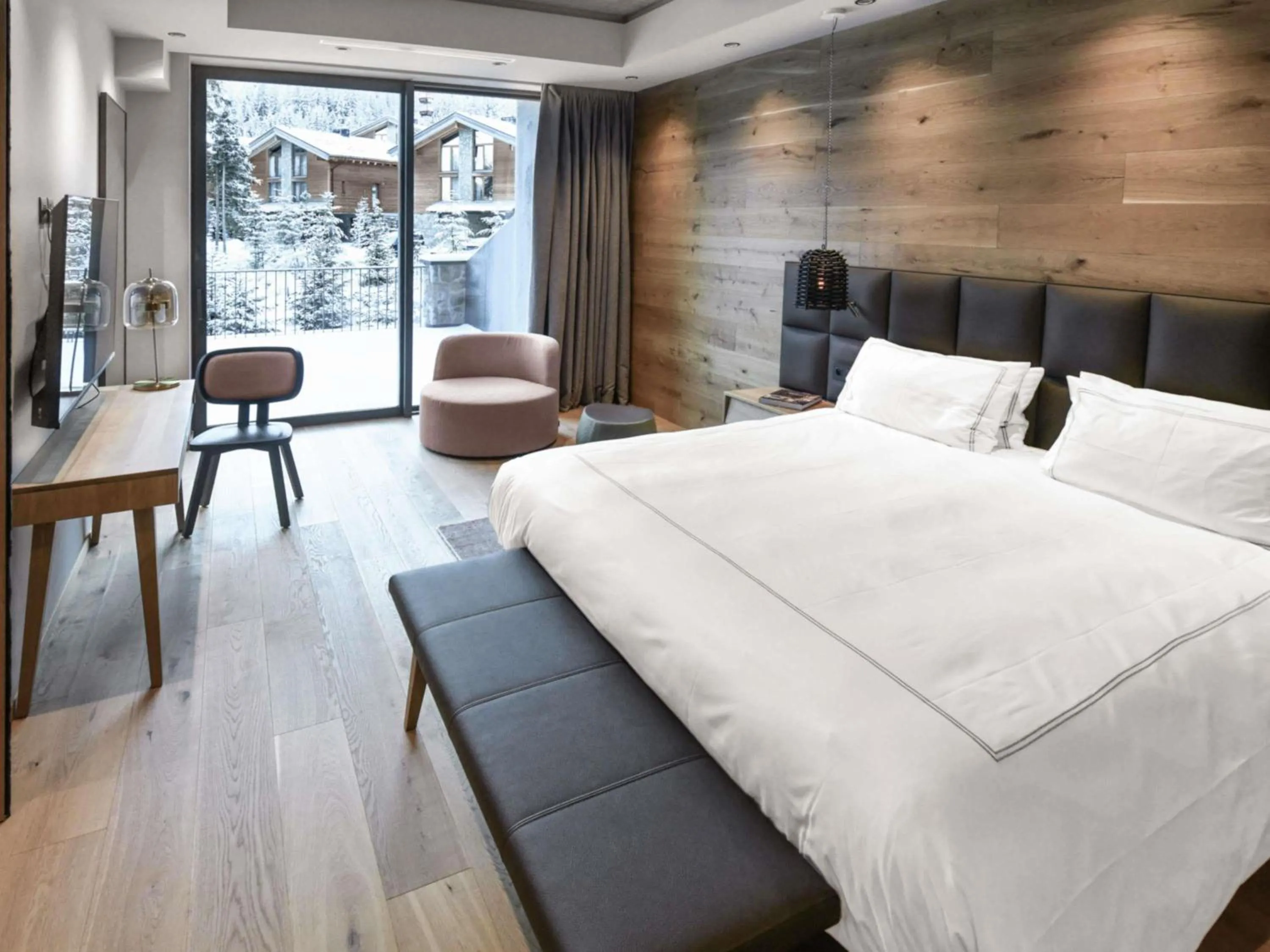 Bedroom, Bed in Swissôtel Damian Jasna