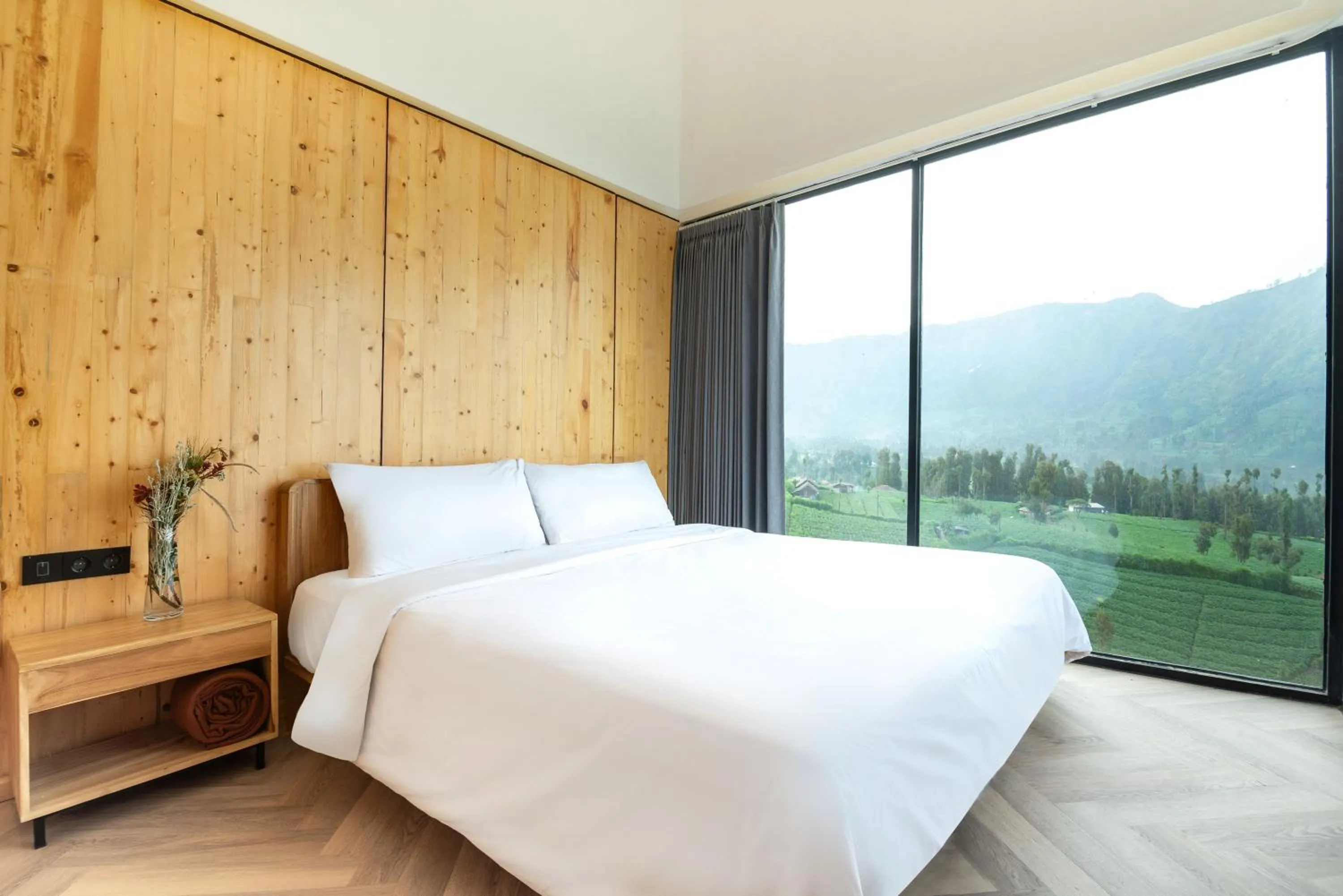 Bedroom, Bed in ARTOTEL Cabin Bromo