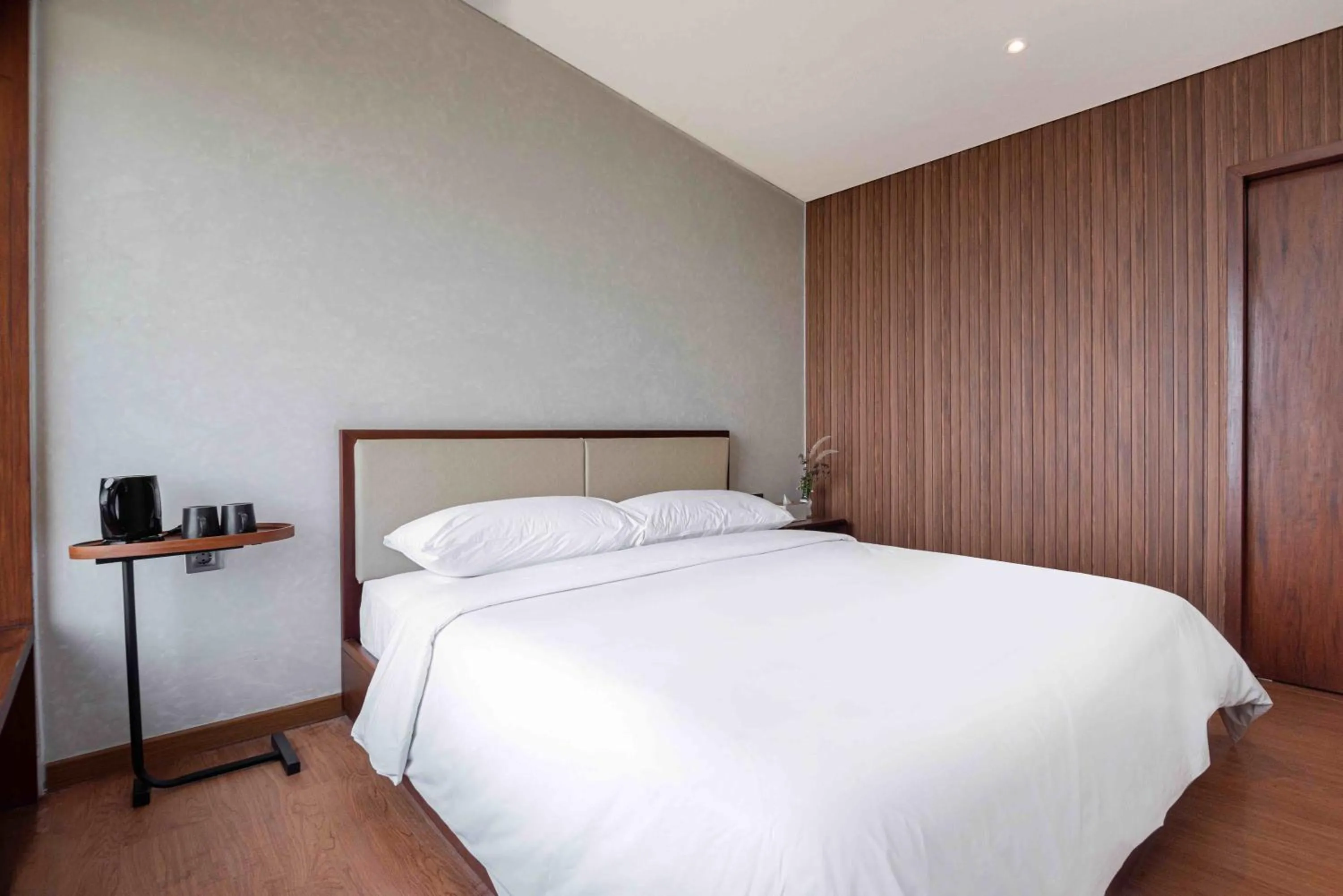 Bedroom, Bed in ARTOTEL Cabin Bromo