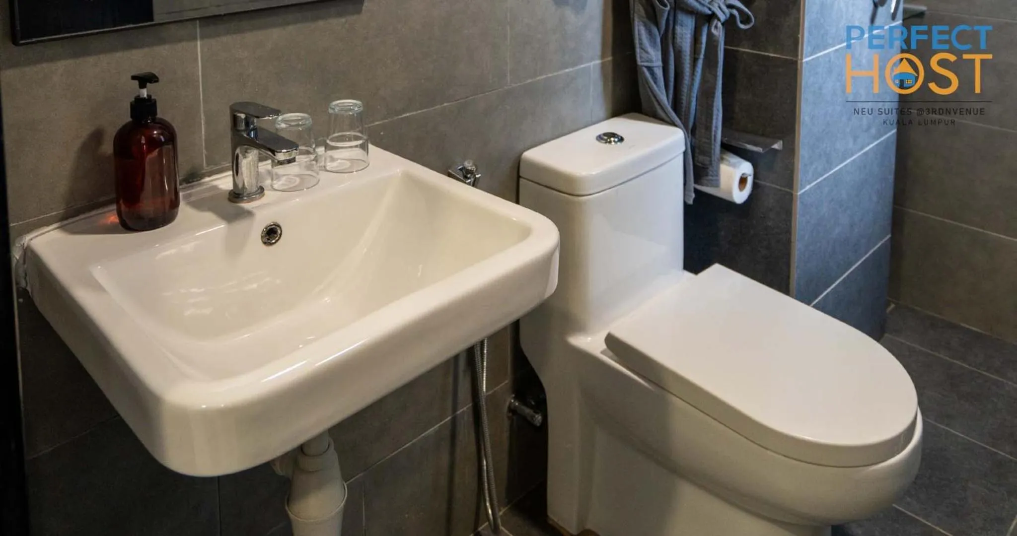 Toilet in Neu Suites @ 3rdNvenue by Perfect Host