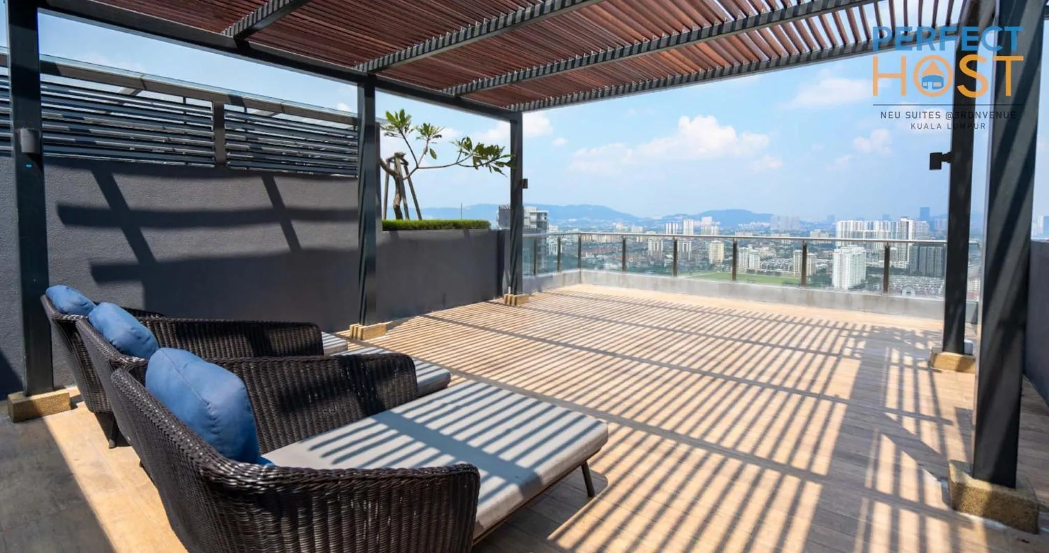 Day in Neu Suites @ 3rdNvenue by Perfect Host