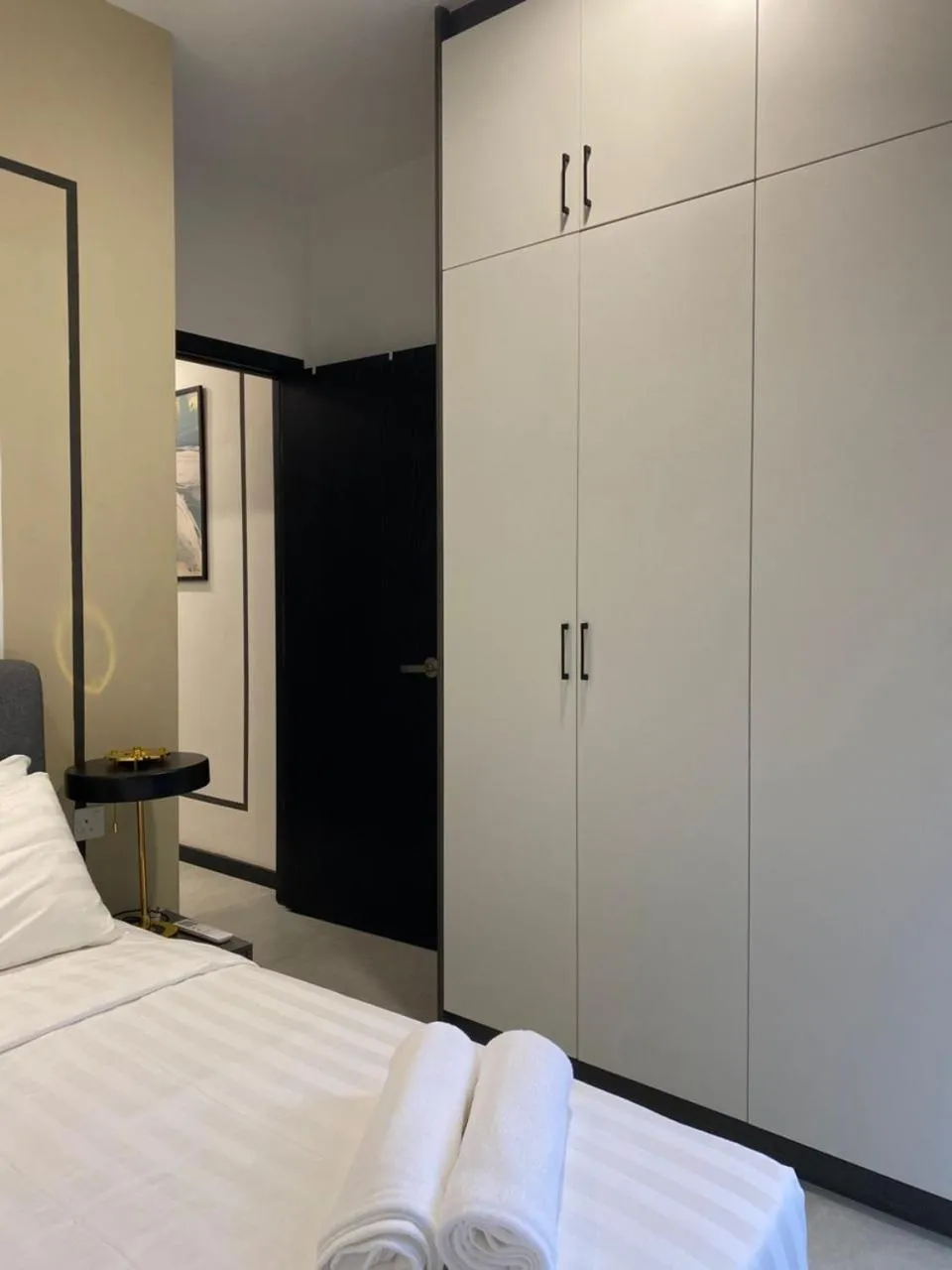 Bed in Neu Suites @ 3rdNvenue by Perfect Host