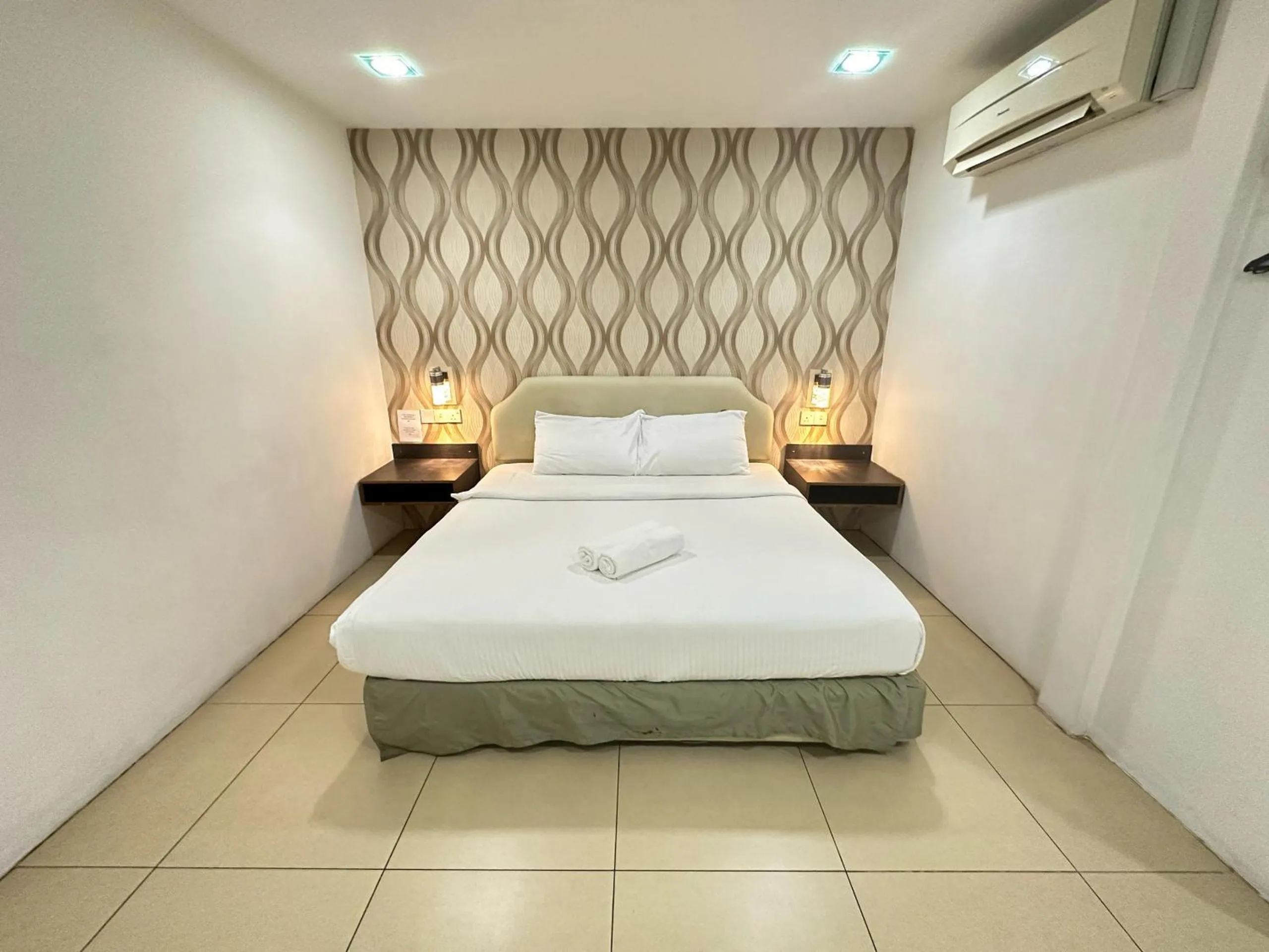 Bedroom, Bed in Hotel Twelve at 12 Kuantan Centre