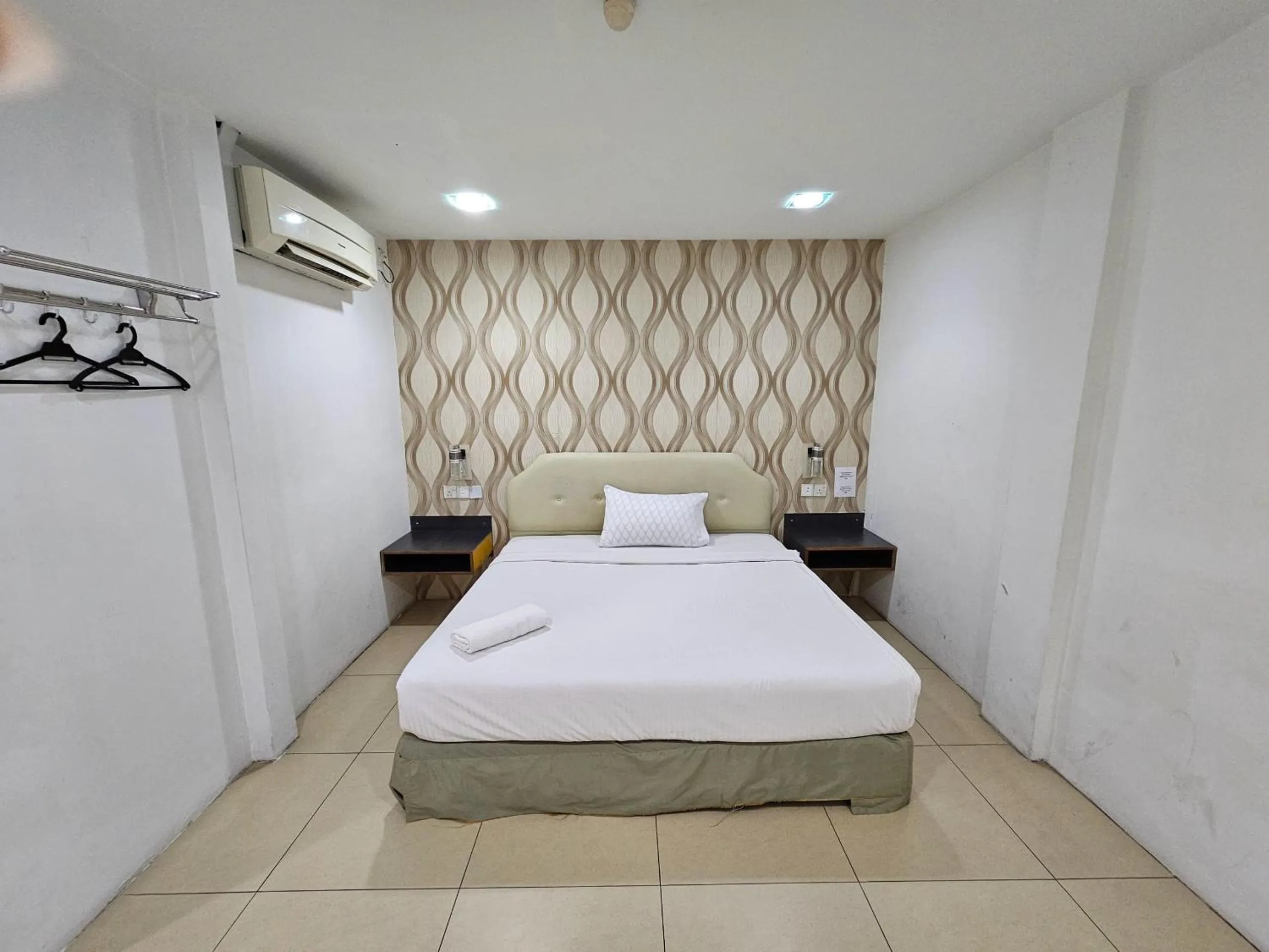 Bed in Hotel Twelve at 12 Kuantan Centre