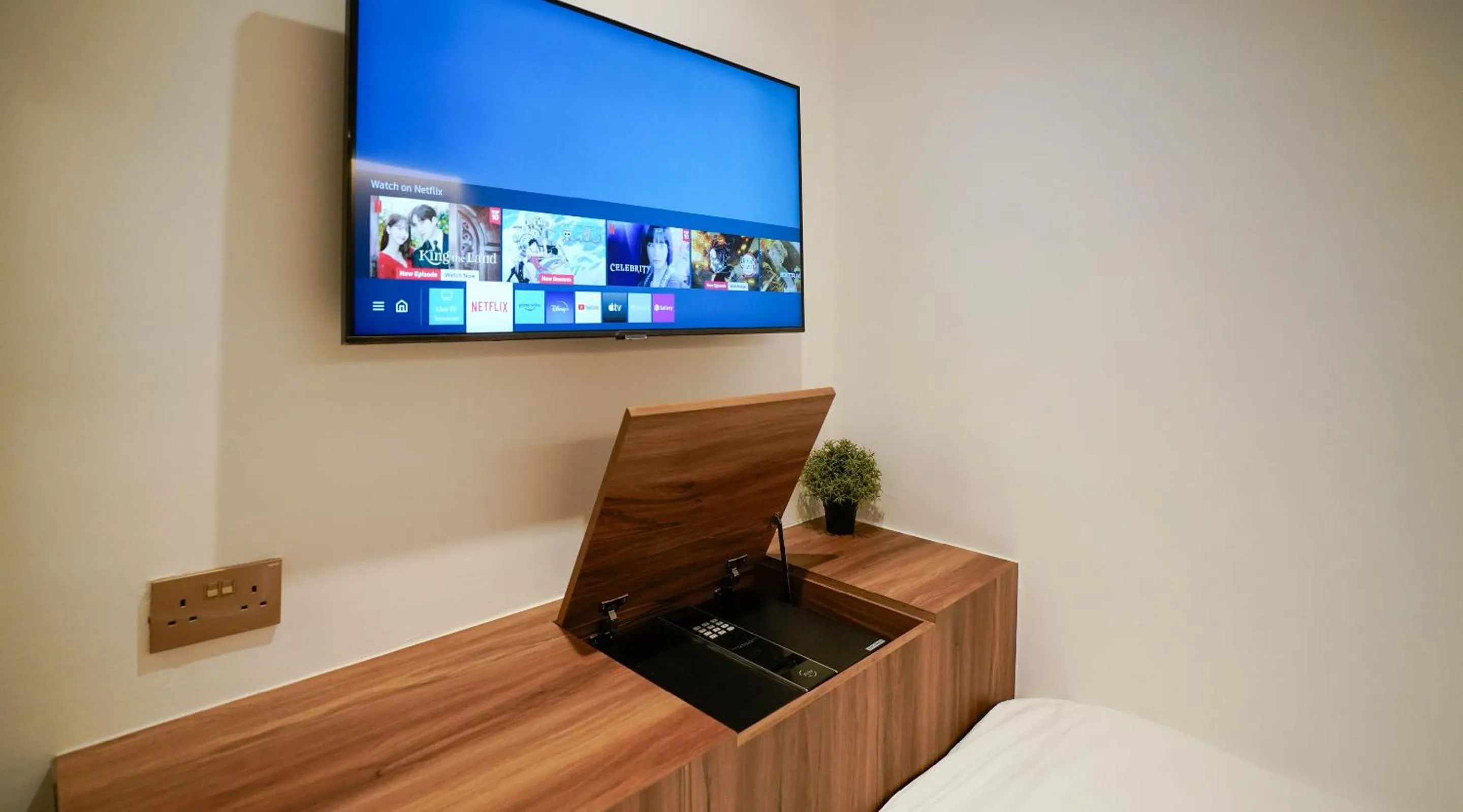 TV and multimedia in ST Signature Bugis Middle,DAYUSE,9 hours 9AM-6PM