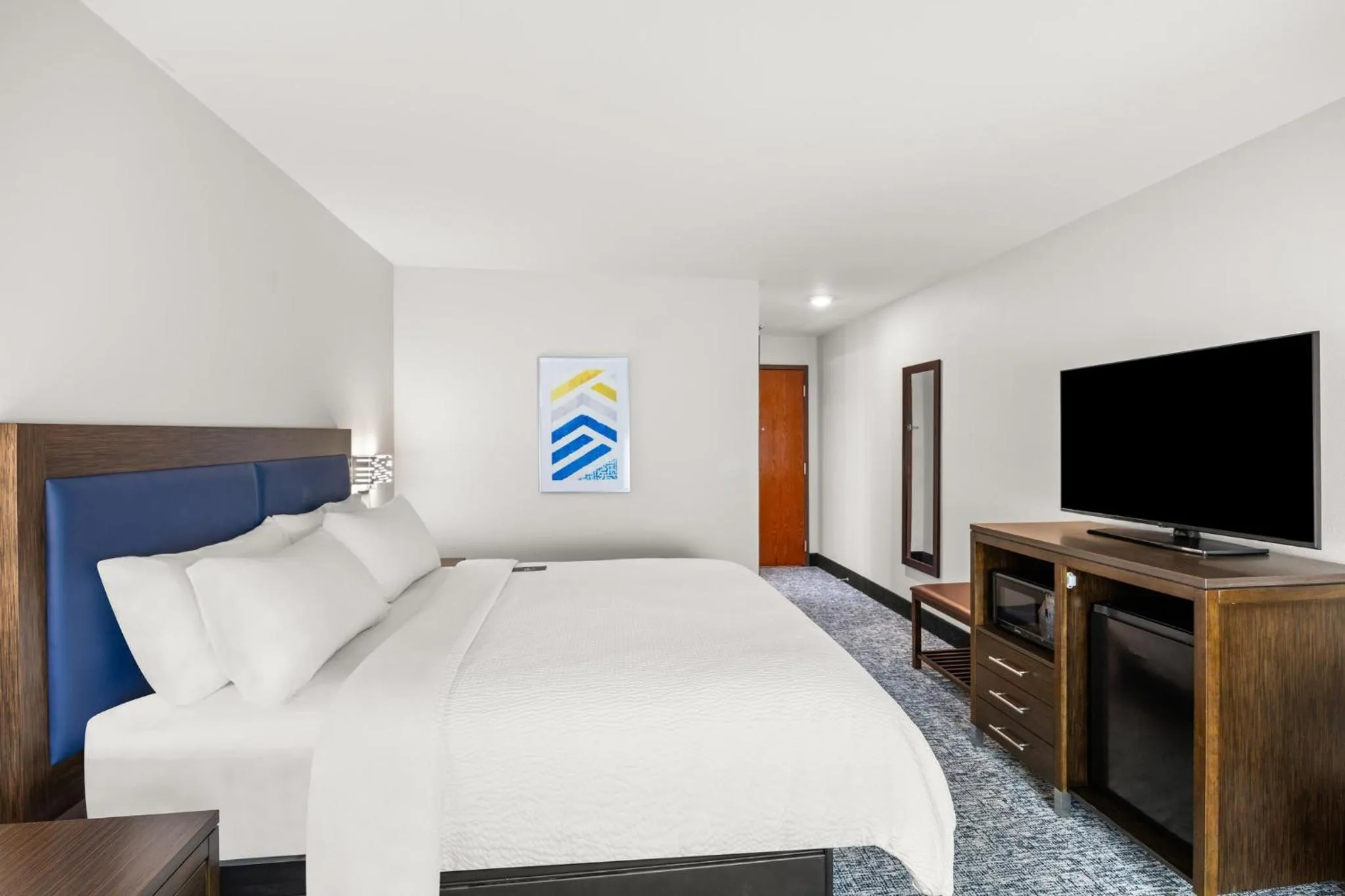 Photo of the whole room, Bed in Holiday Inn Express Asheville Woodfin by IHG