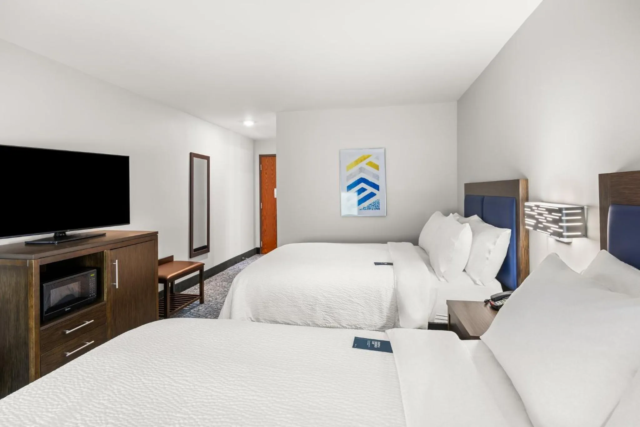 Photo of the whole room, Bed in Holiday Inn Express Asheville Woodfin by IHG