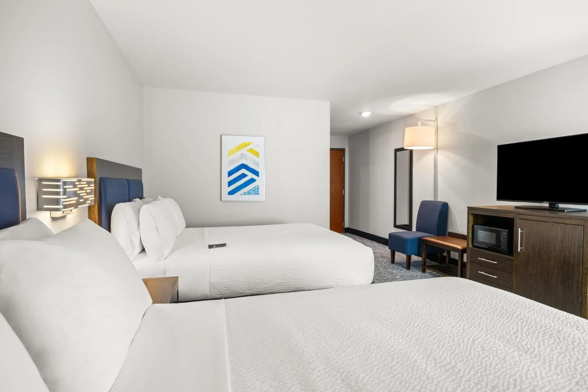 Photo of the whole room, Bed in Holiday Inn Express Asheville Woodfin by IHG