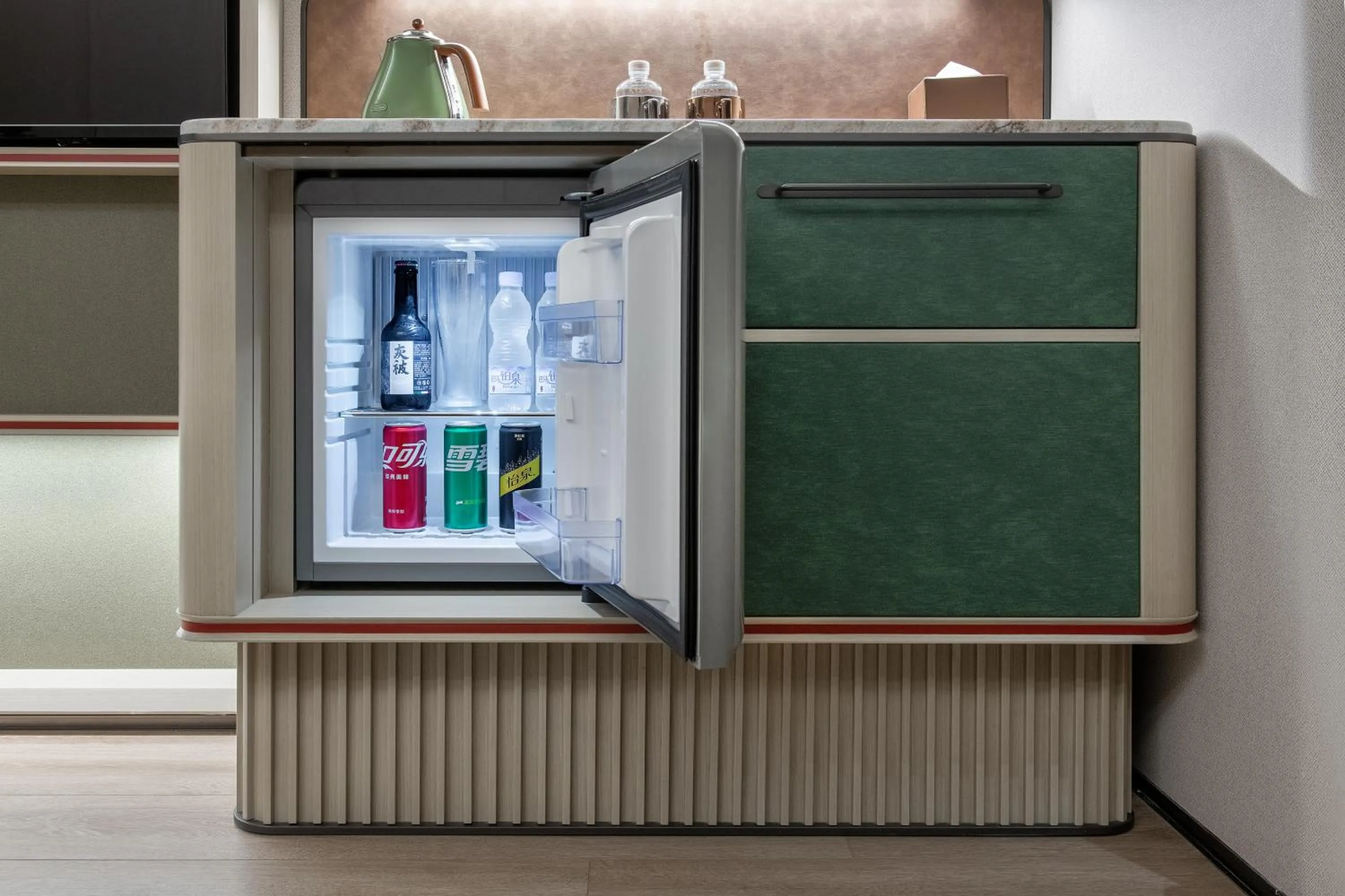 oven in Intercity Shenzhen Futian Huanggang with Free Mini Bar