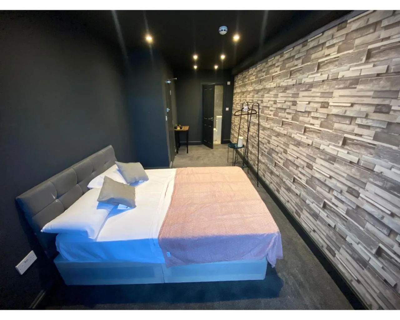 Bedroom, Bed in Amsterdam Hotel