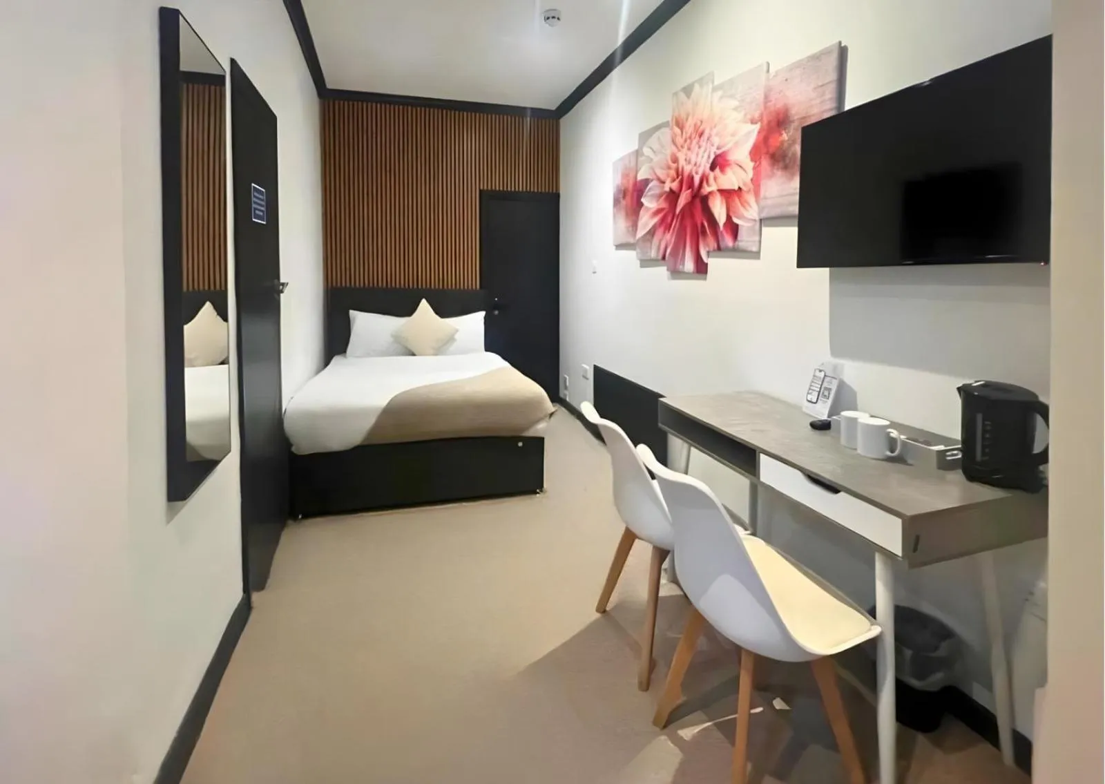 Bedroom, Bed in Amsterdam Hotel