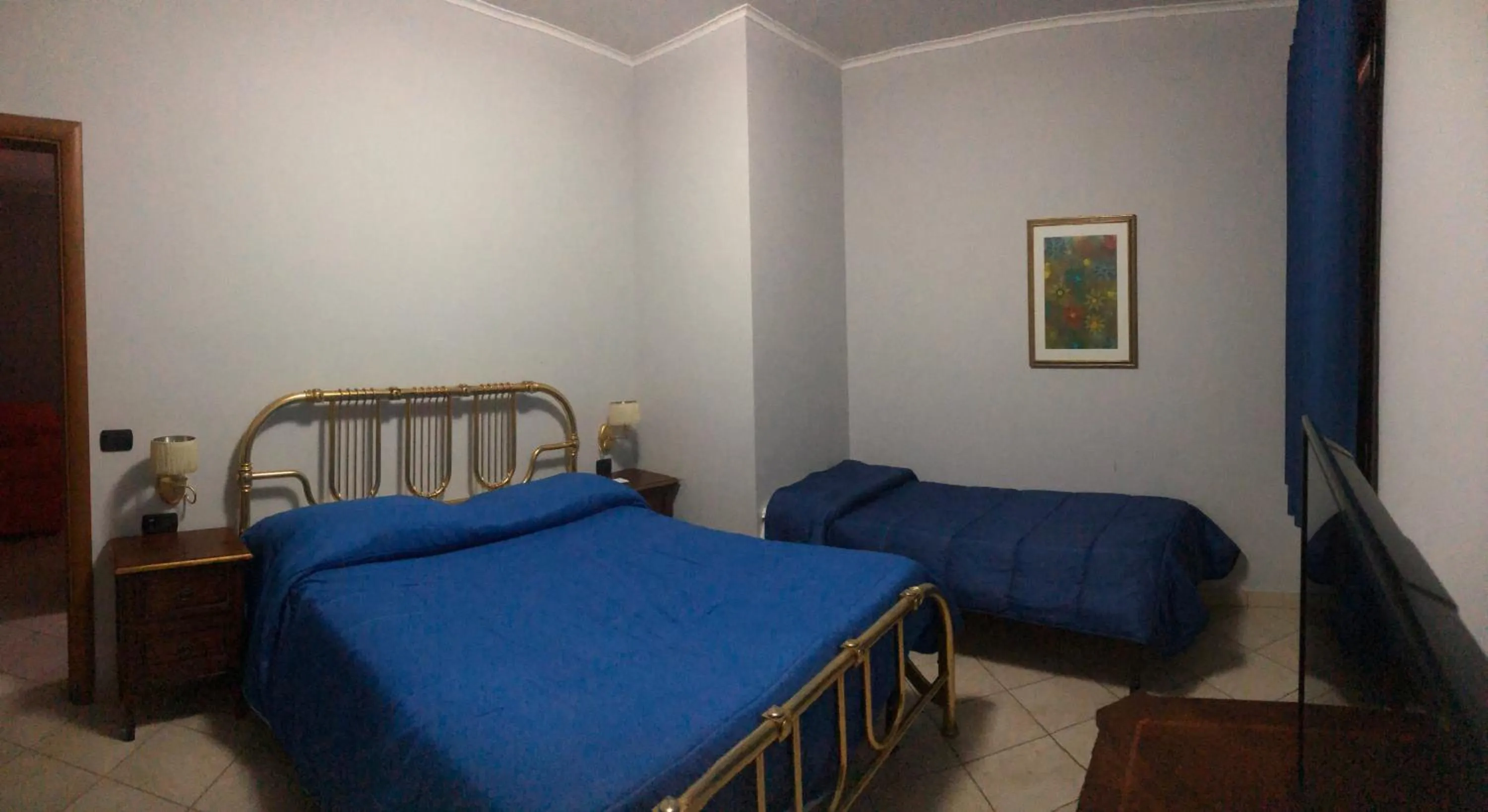 Photo of the whole room, Bed in Hotel Serena