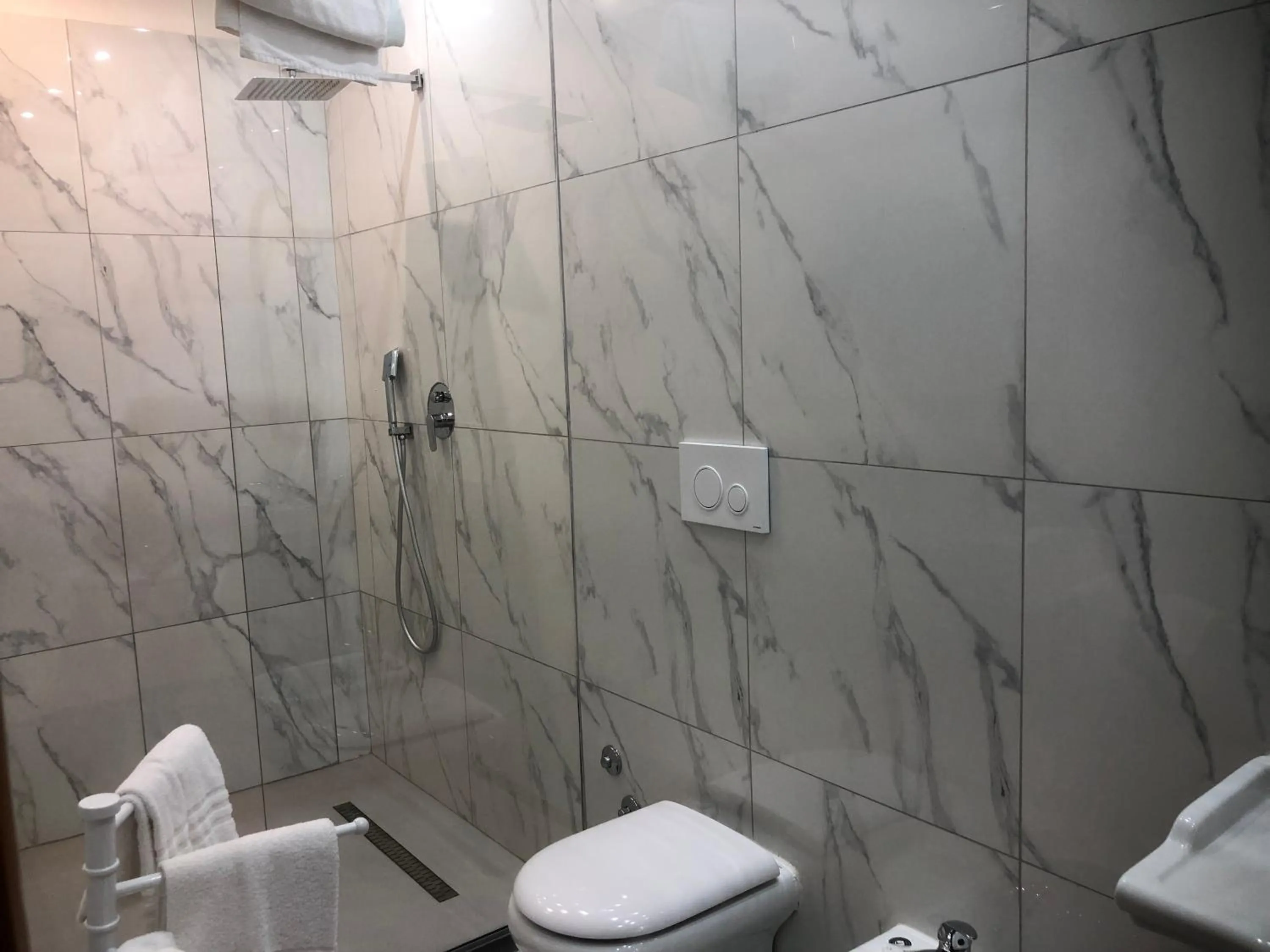 Bathroom in Hotel Serena