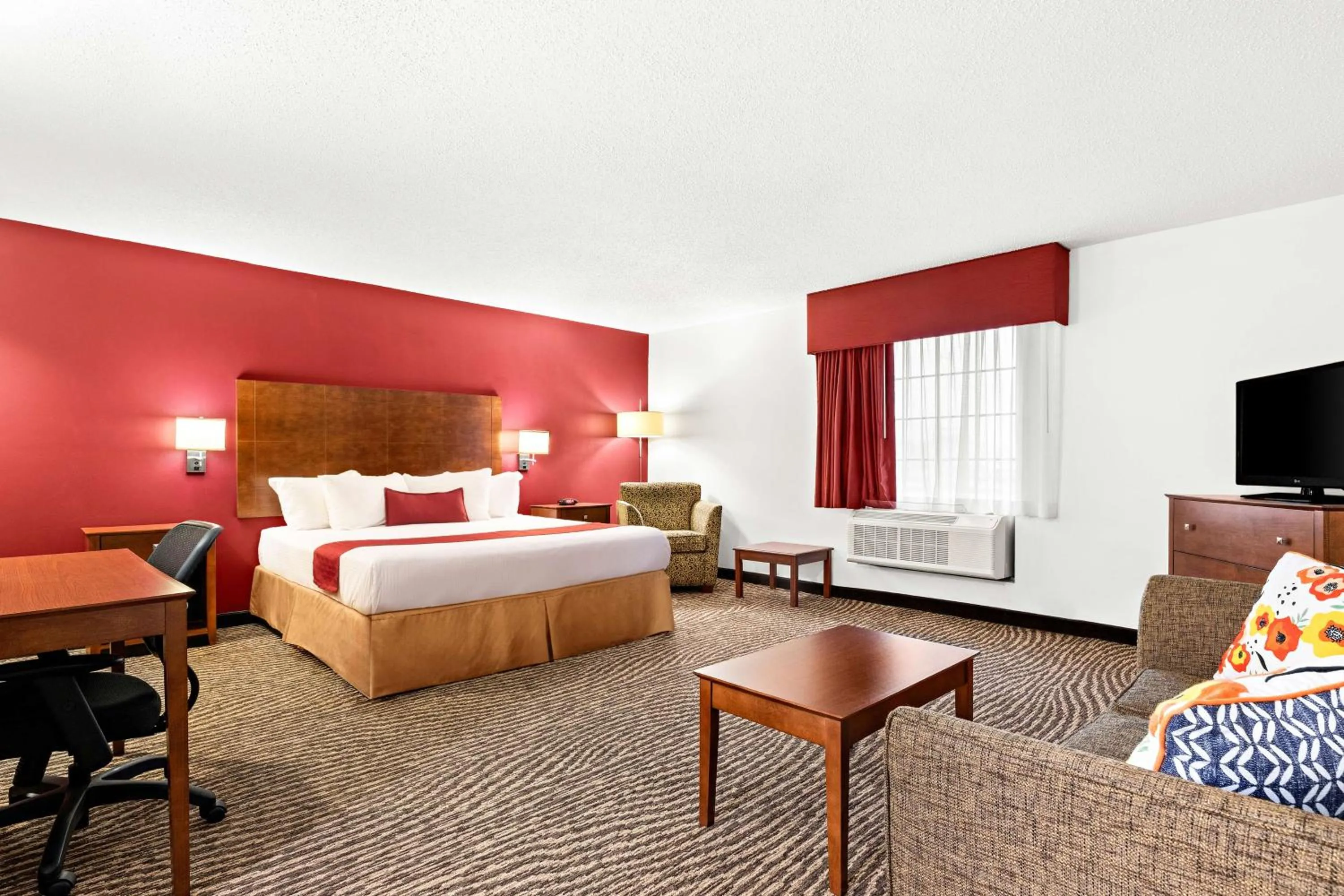 Photo of the whole room, Bed in Best Western Okmulgee