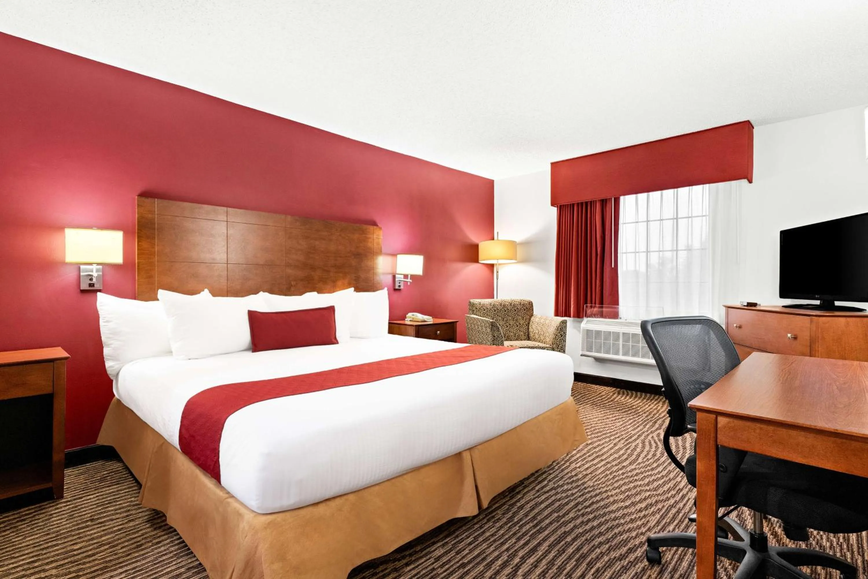 Bedroom, Bed in Best Western Okmulgee