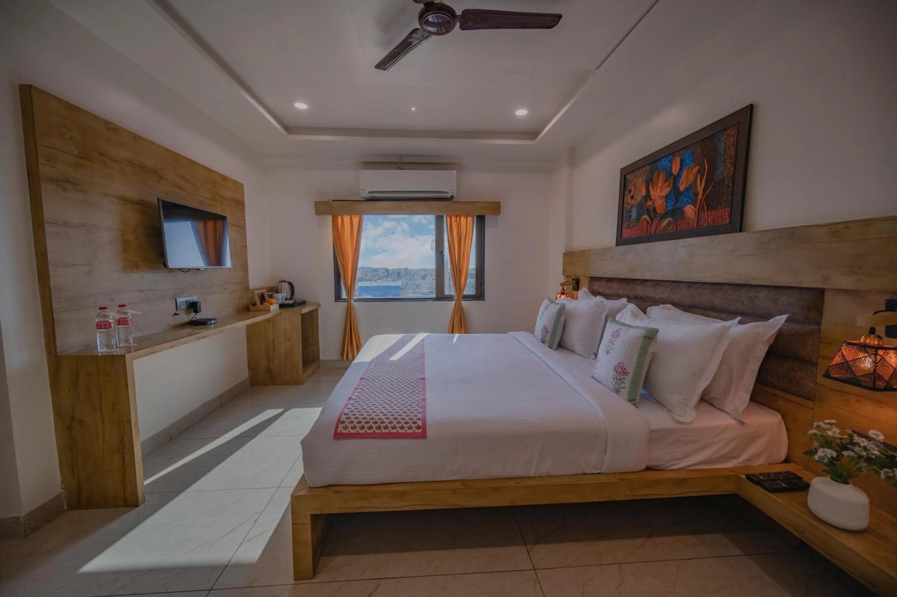 Bed in Clarks Collection Somnath