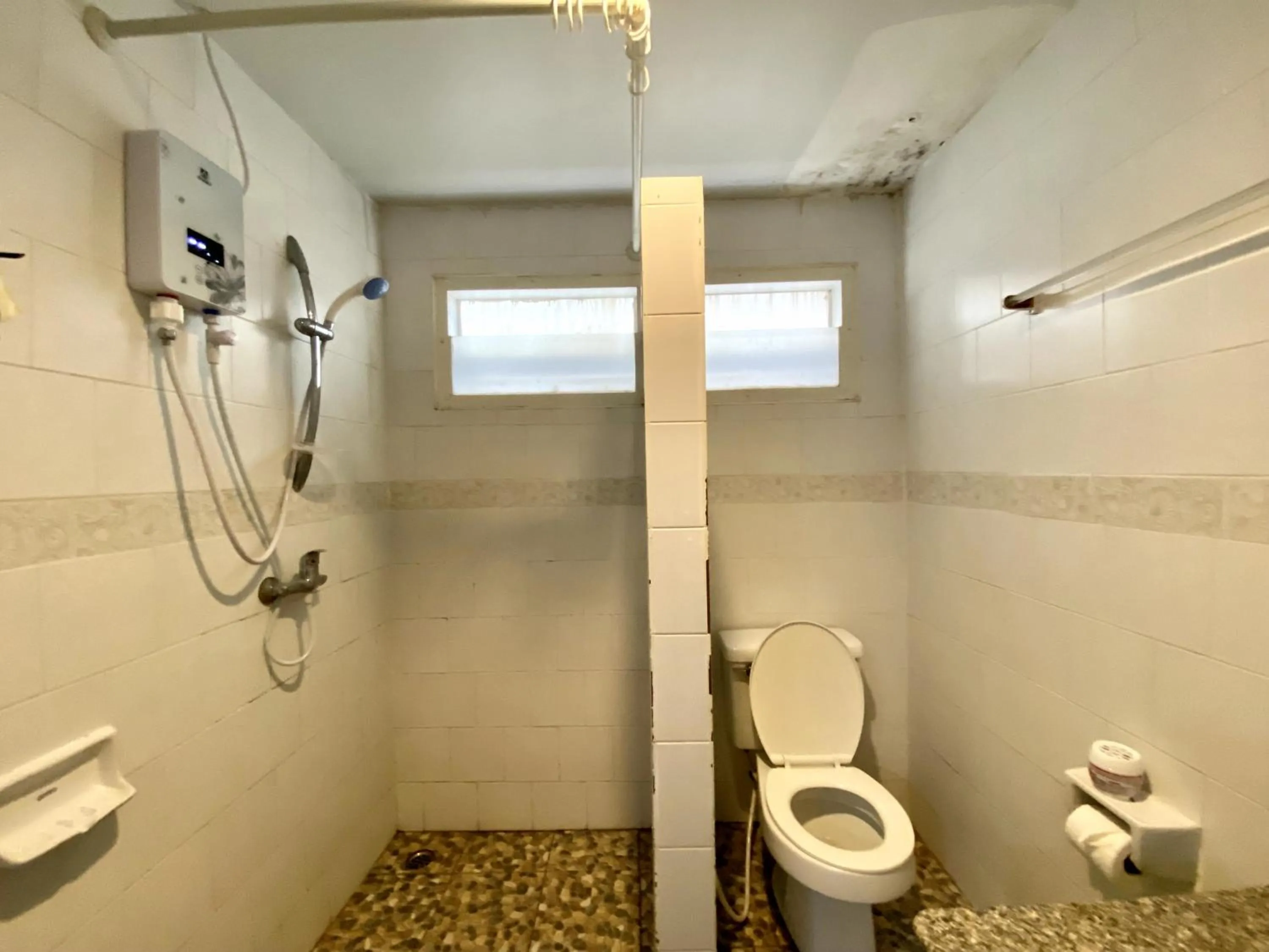 Shower in Minotel Patong