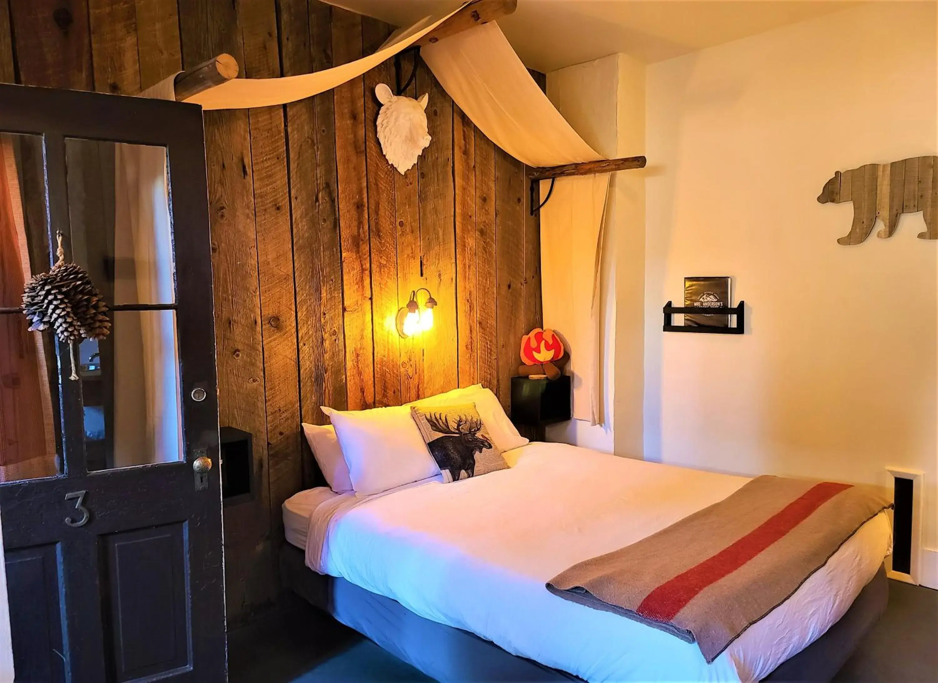 Family Double Room-Pet Friendly in Mrs. Anderson's Lodging Family Double Room-Pet Friendly in Mrs. Anderson's Lodging