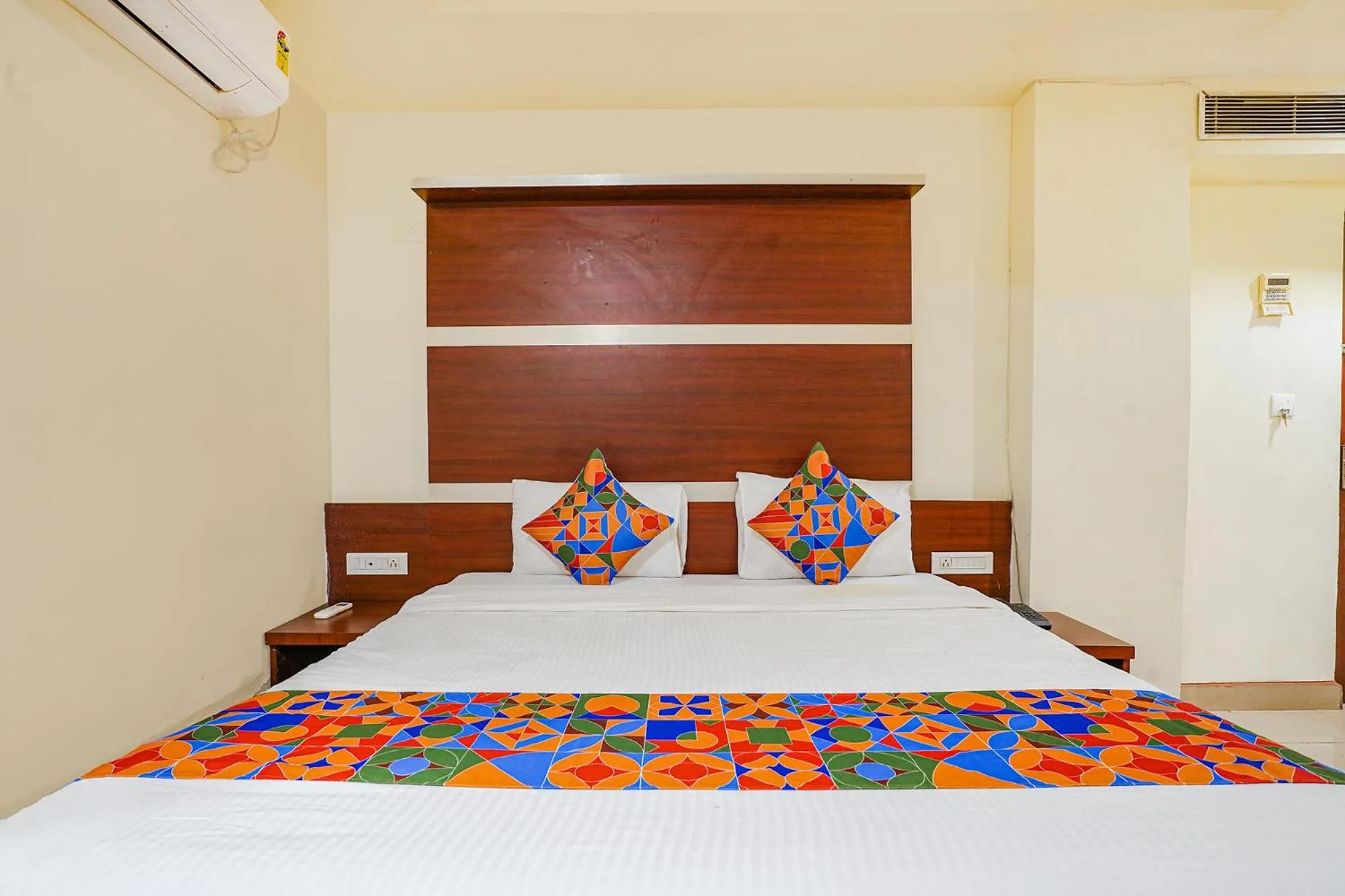 Bed in FabHotel Golden Way