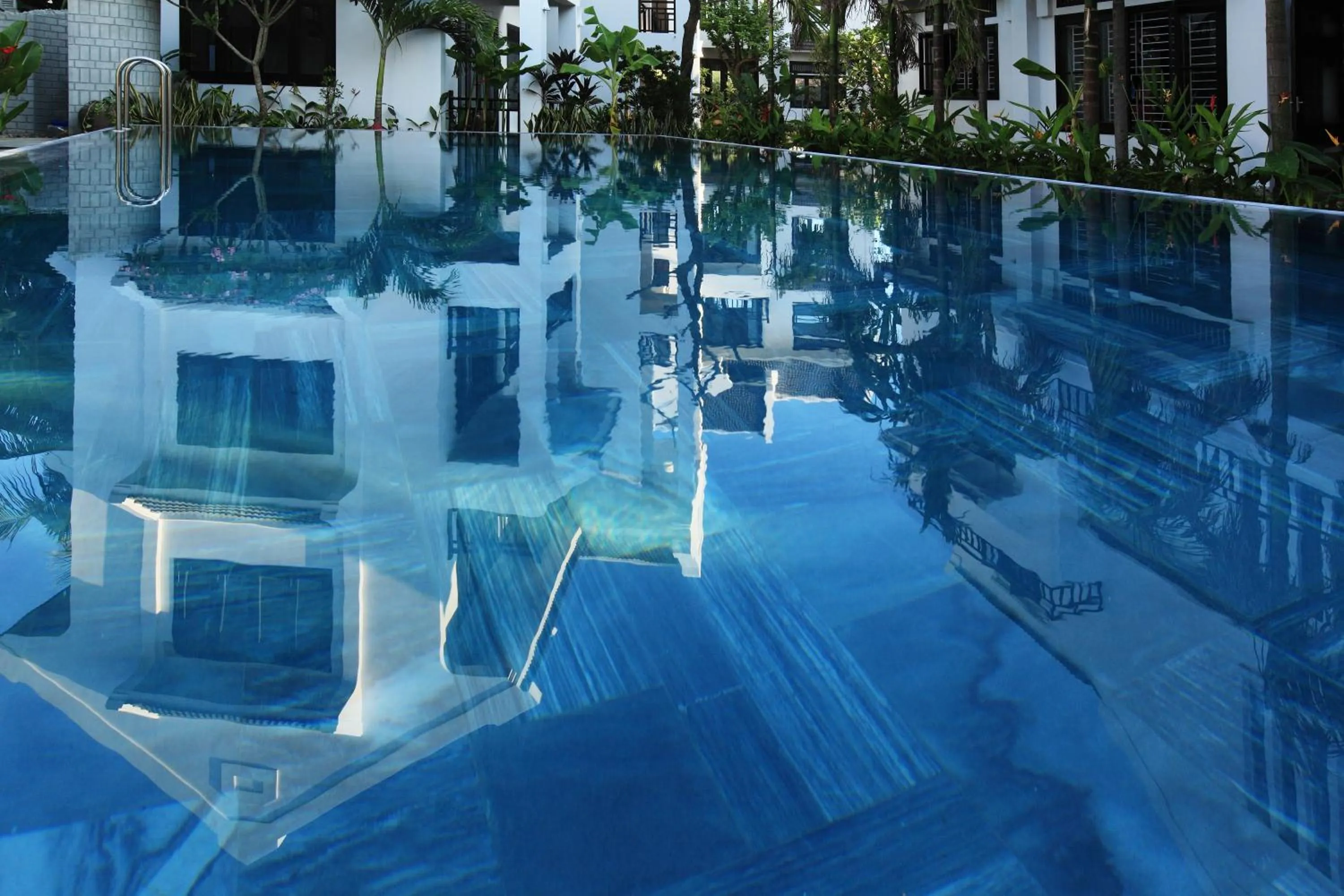 Swimming pool in East West Villa