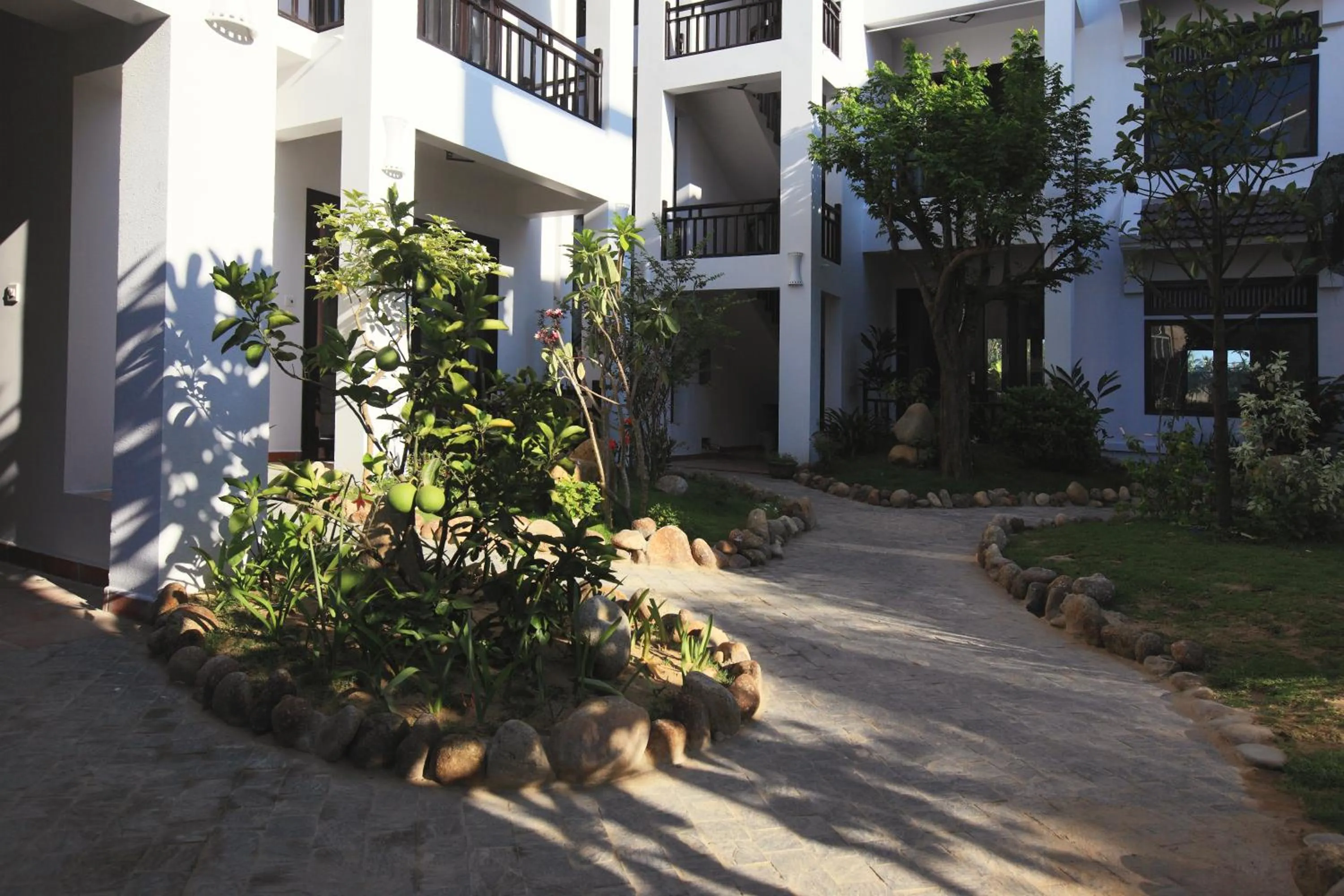 Area and facilities in East West Villa