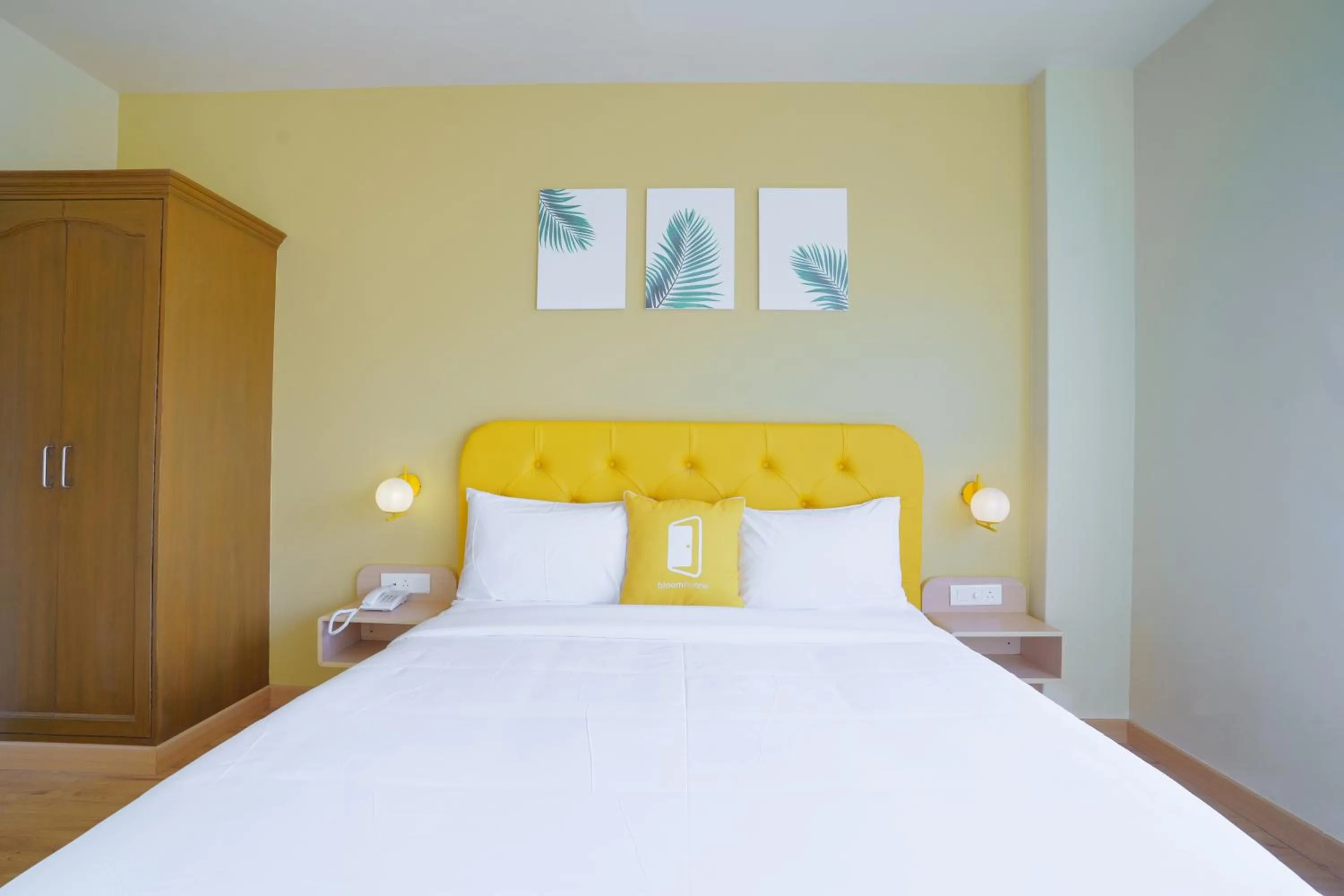 Photo of the whole room, Bed in Bloom Hotel - GK2