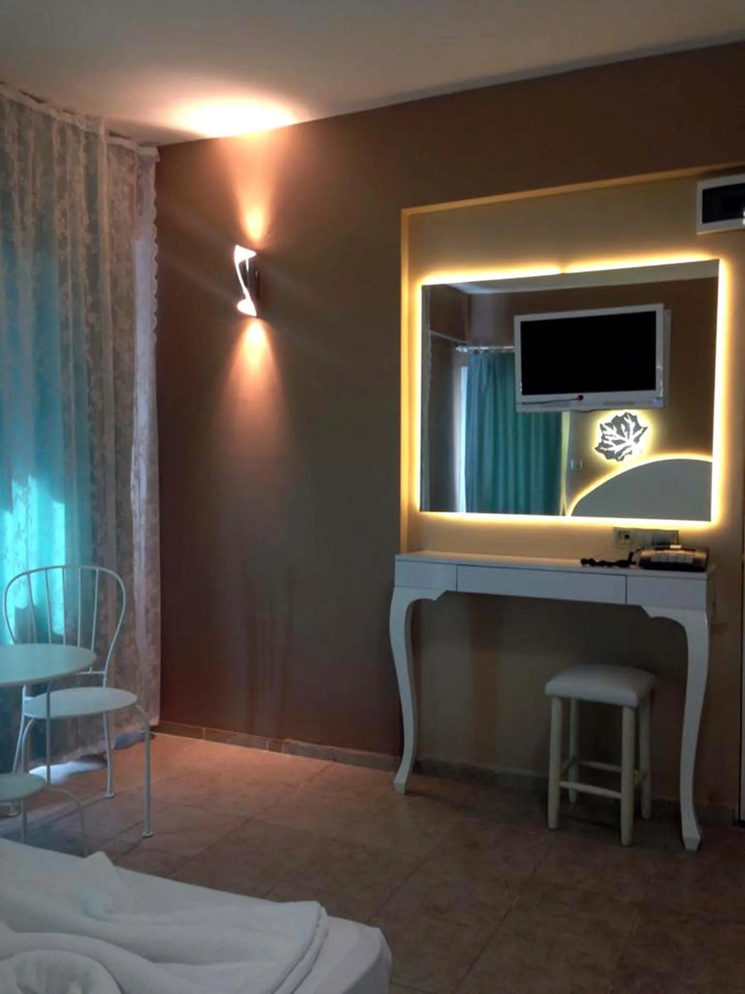 Decorative detail in Sunset Hotel Dikili