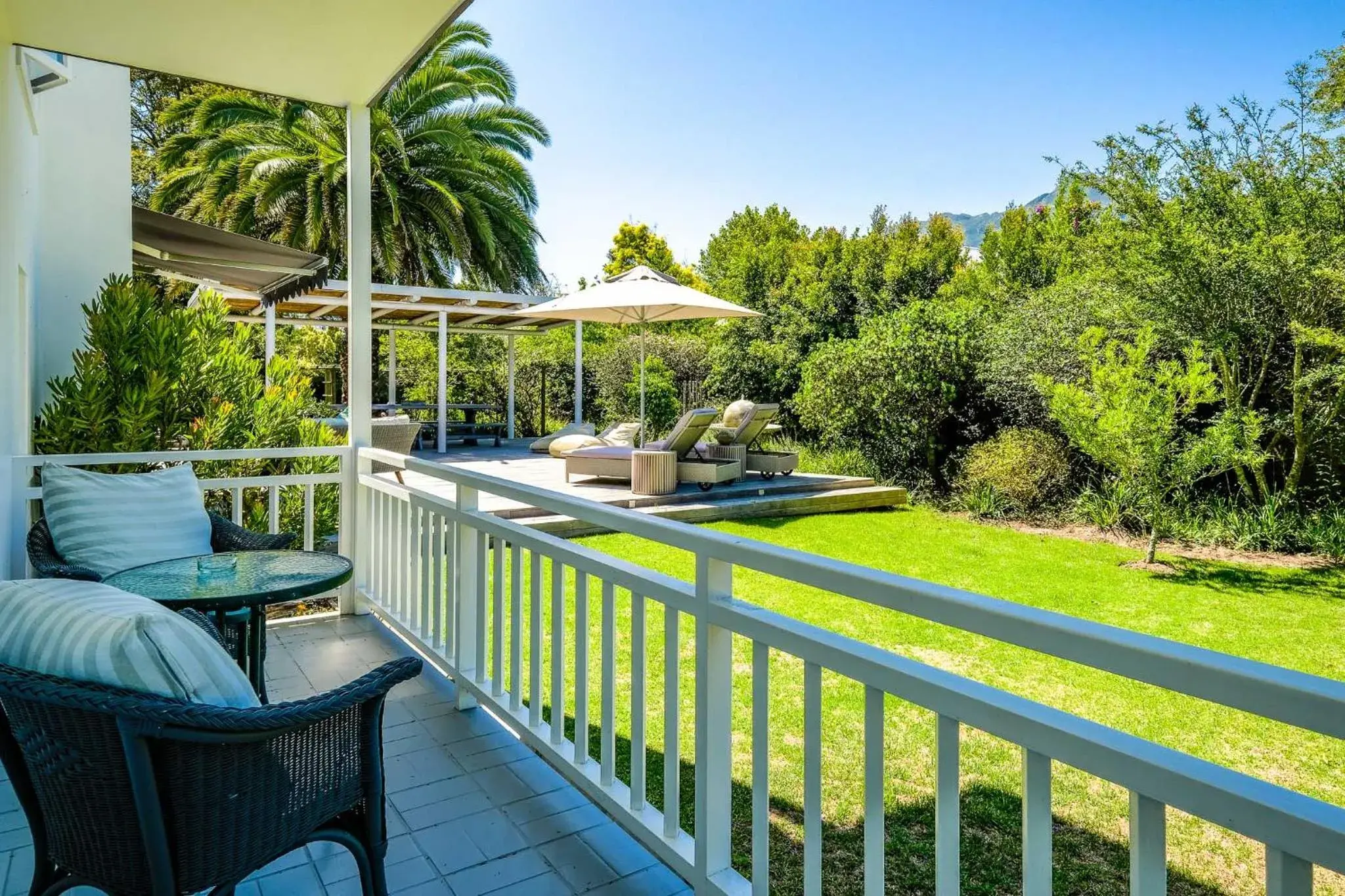 Queen Room with Balcony in Oude Berg Guesthouse - 10 Caledon Street Queen Room with Balcony in Oude Berg Guesthouse - 10 Caledon Street