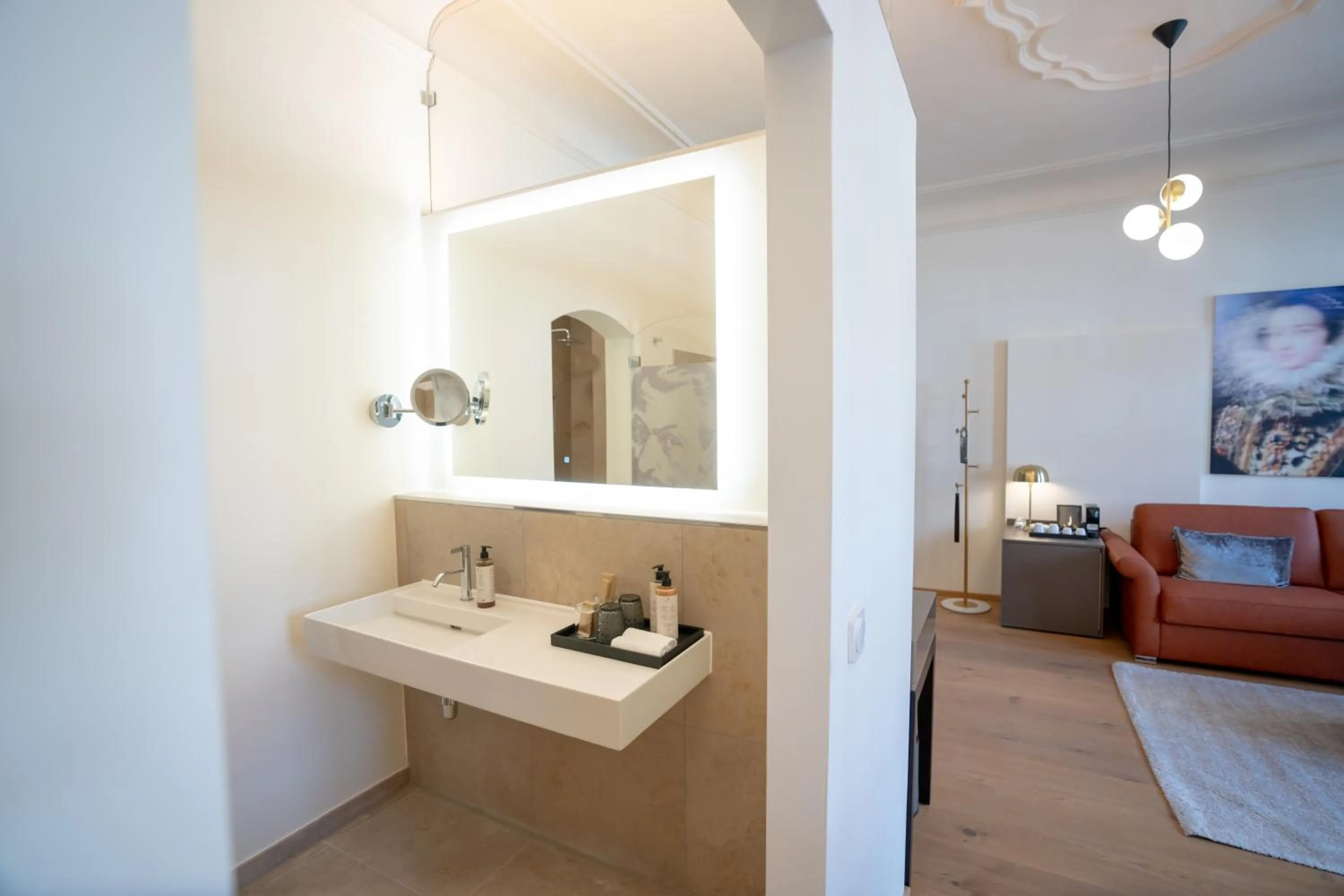 Bathroom in Maxim Suites by Elias Holl